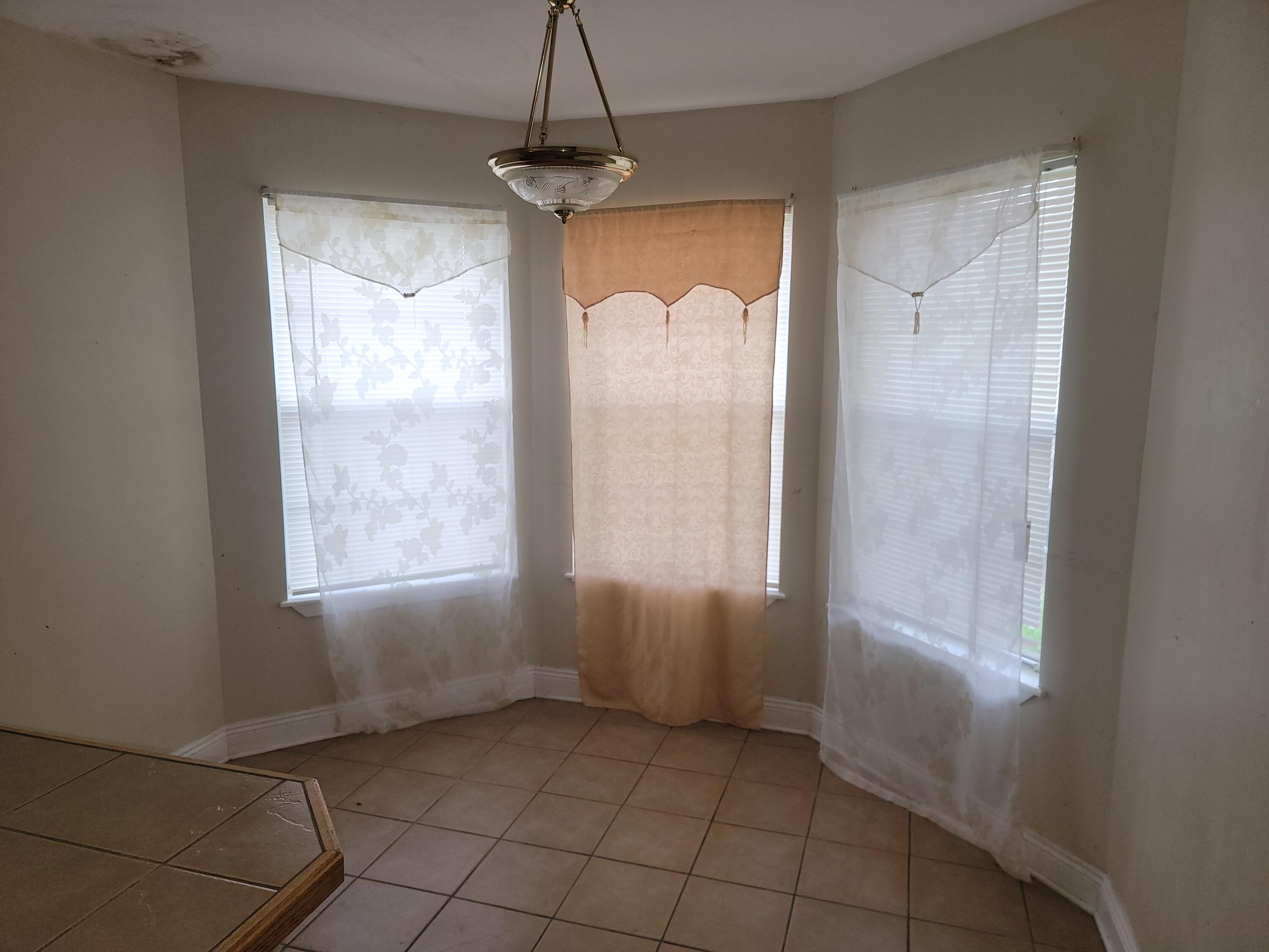 1640 Barbara Dr.