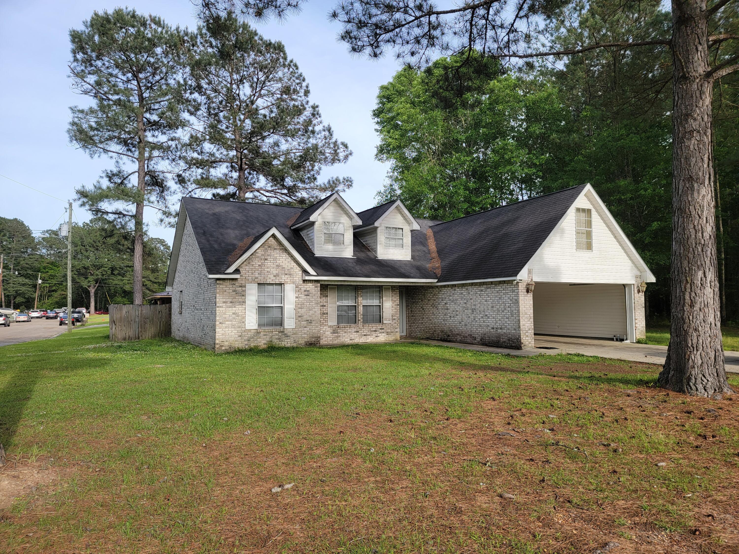 1640 Barbara Dr.