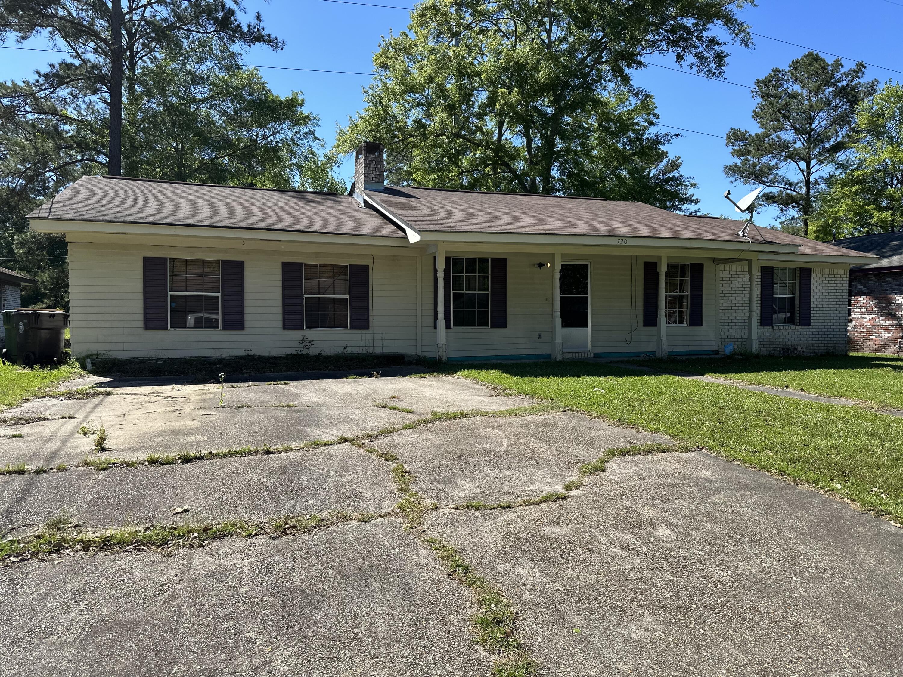 720 Longstreet Dr.