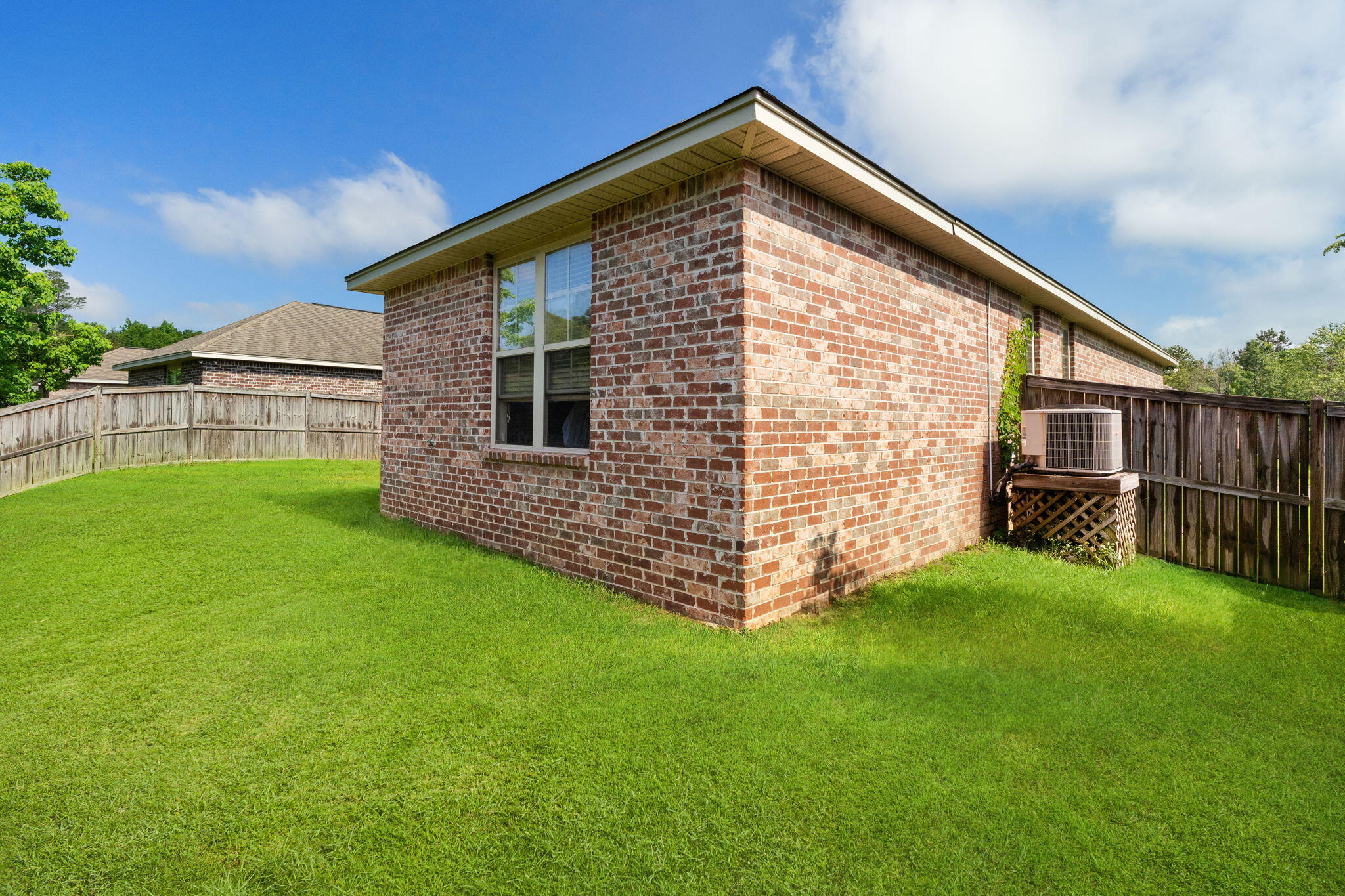 52 Hawthorne Dr.