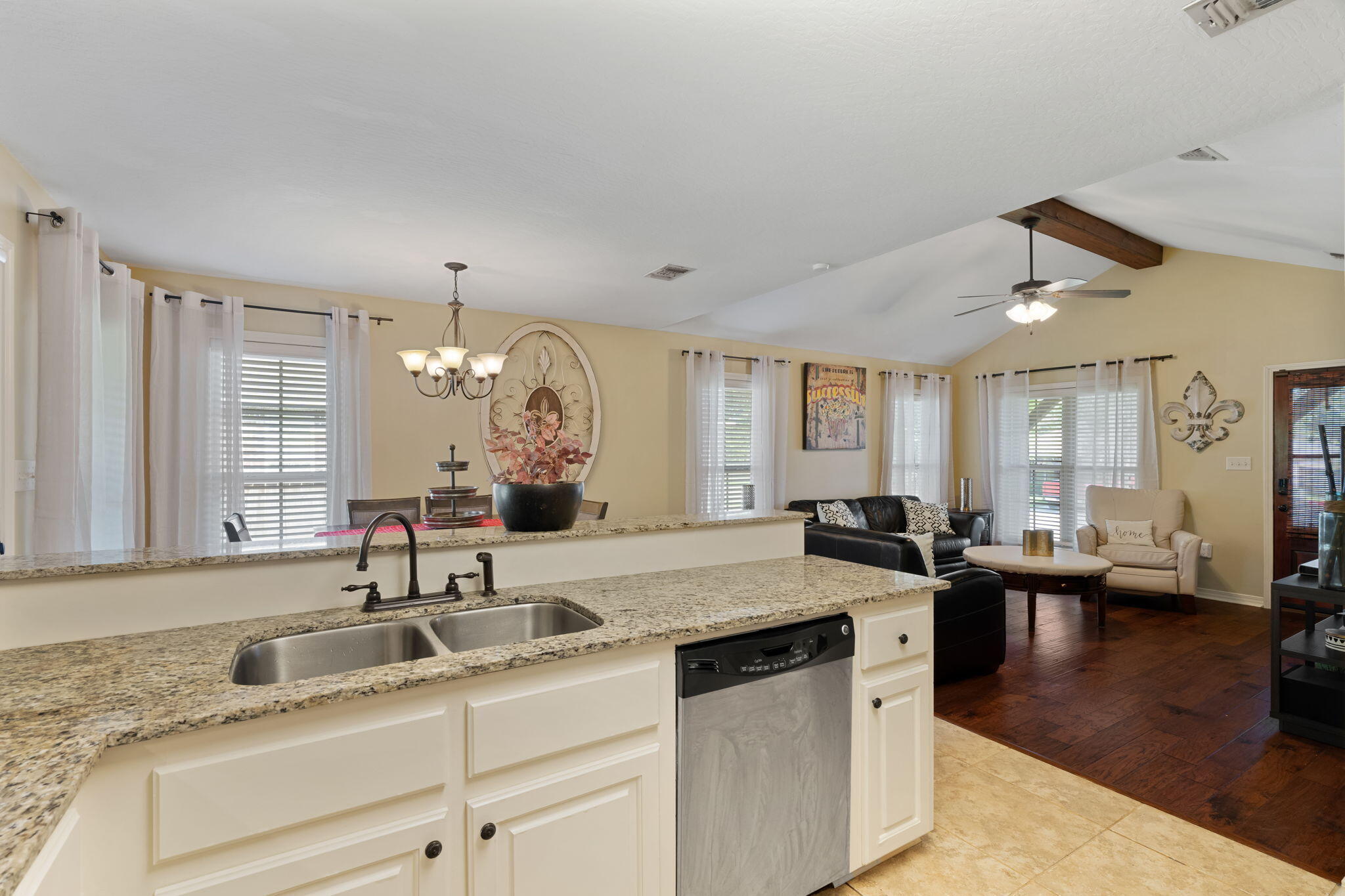 52 Hawthorne Dr.
