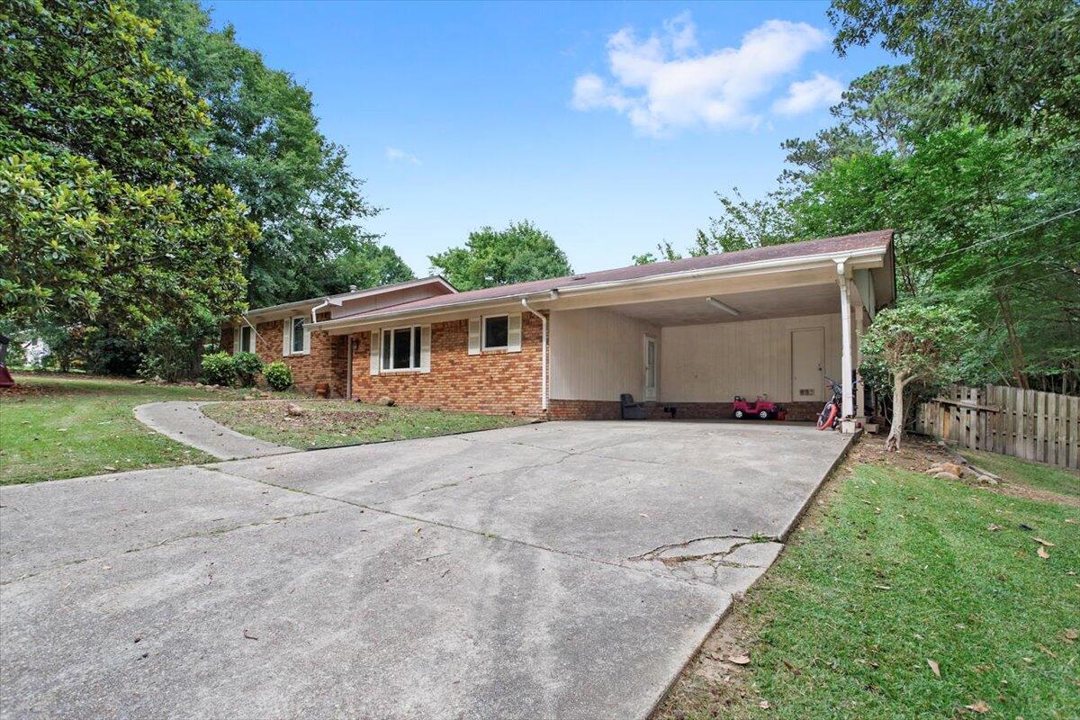 33 Mar - Ree Dr.