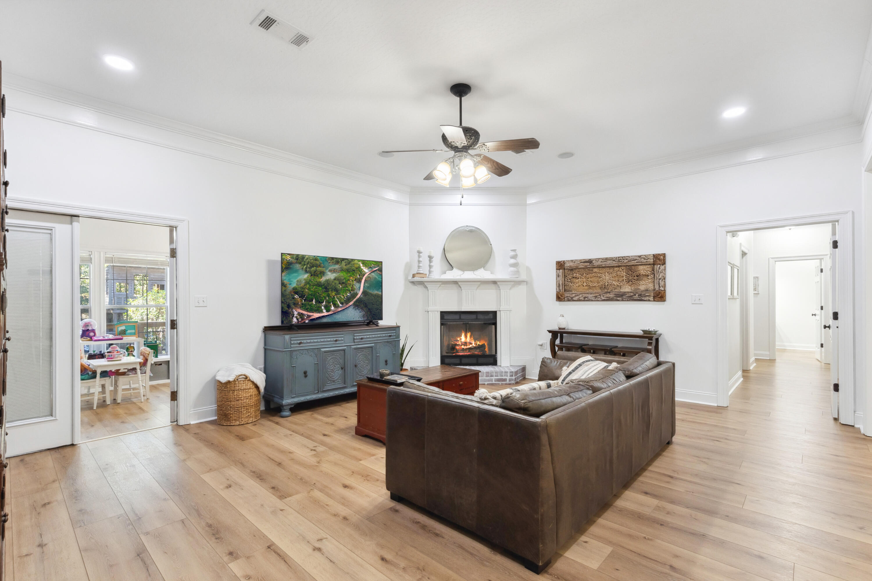 5 Falcon Point