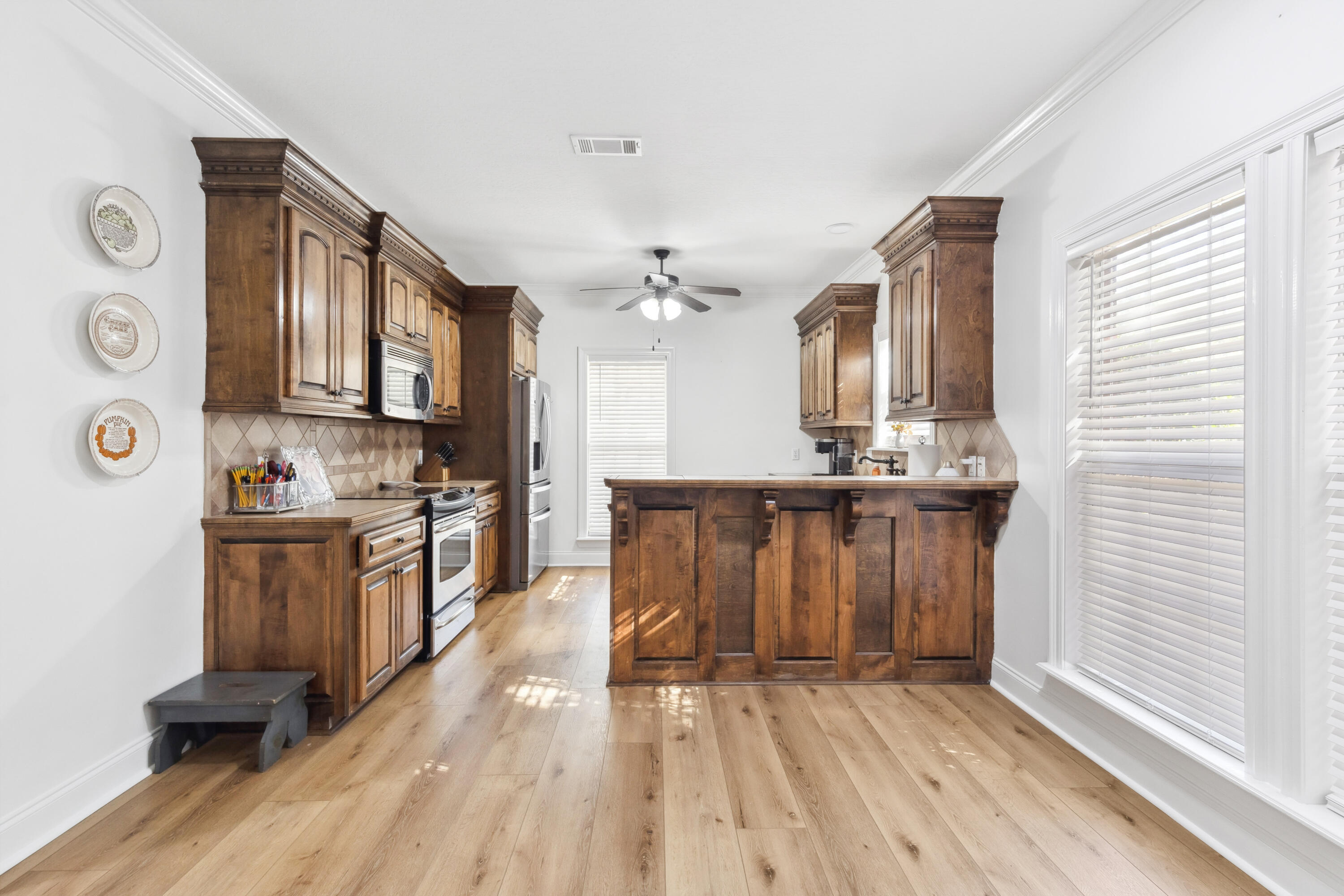 5 Falcon Point