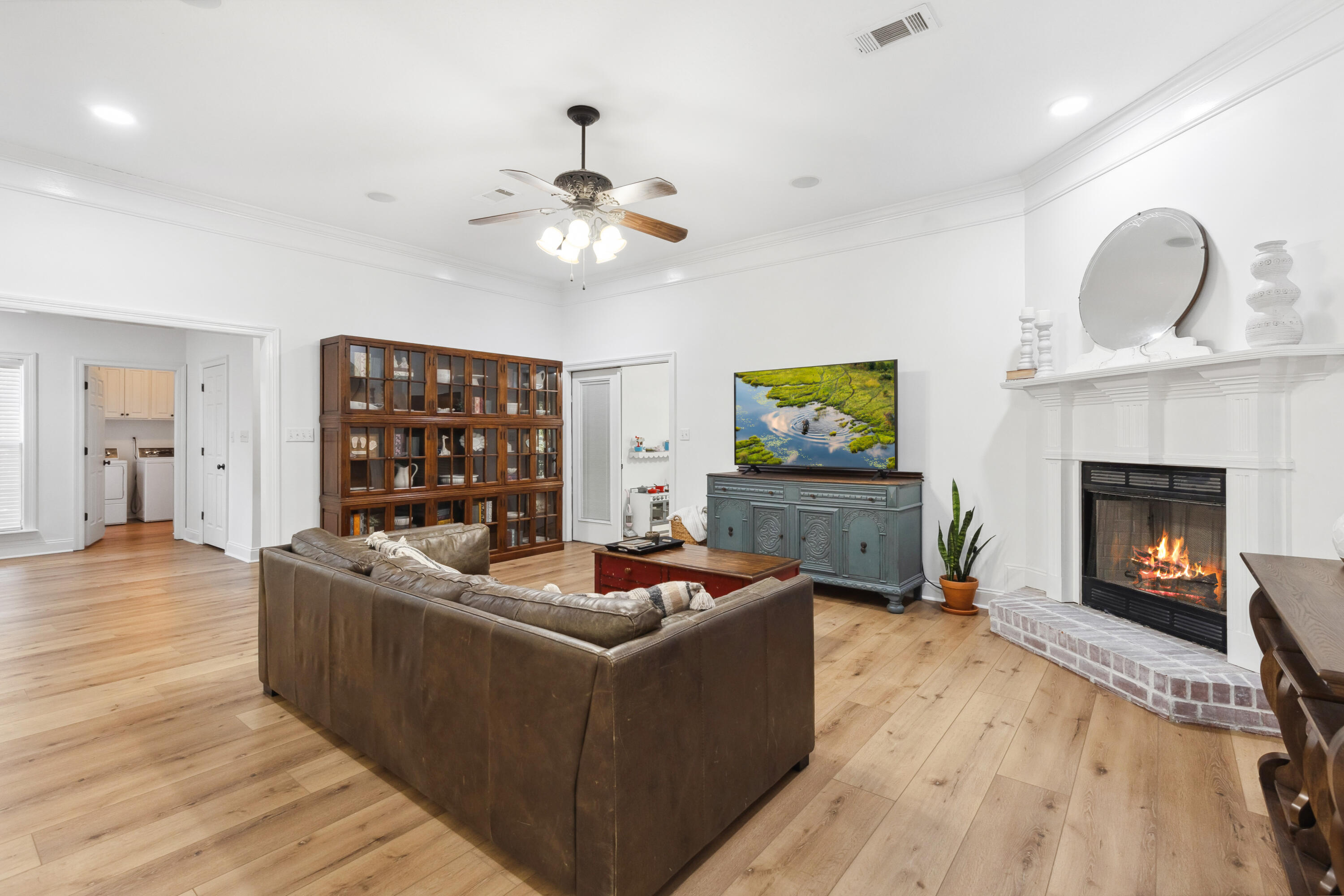 5 Falcon Point