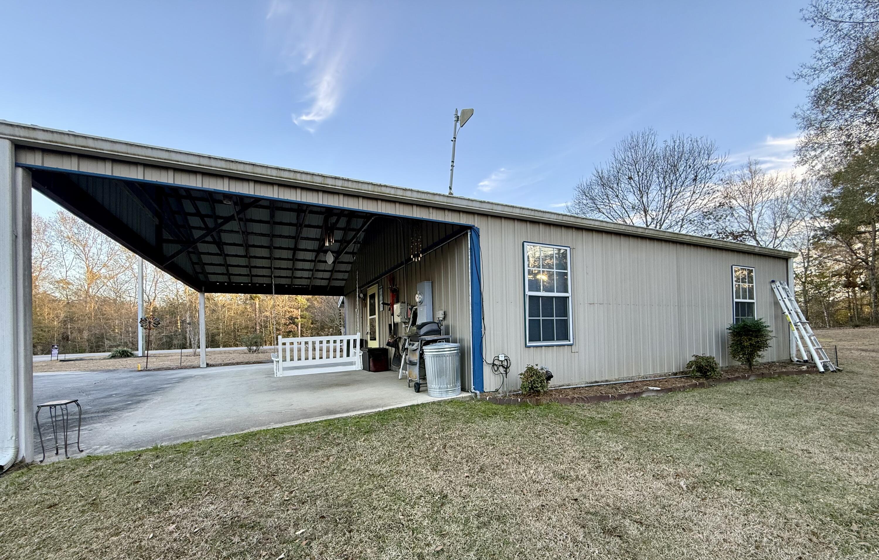 607 Thomas School Rd.