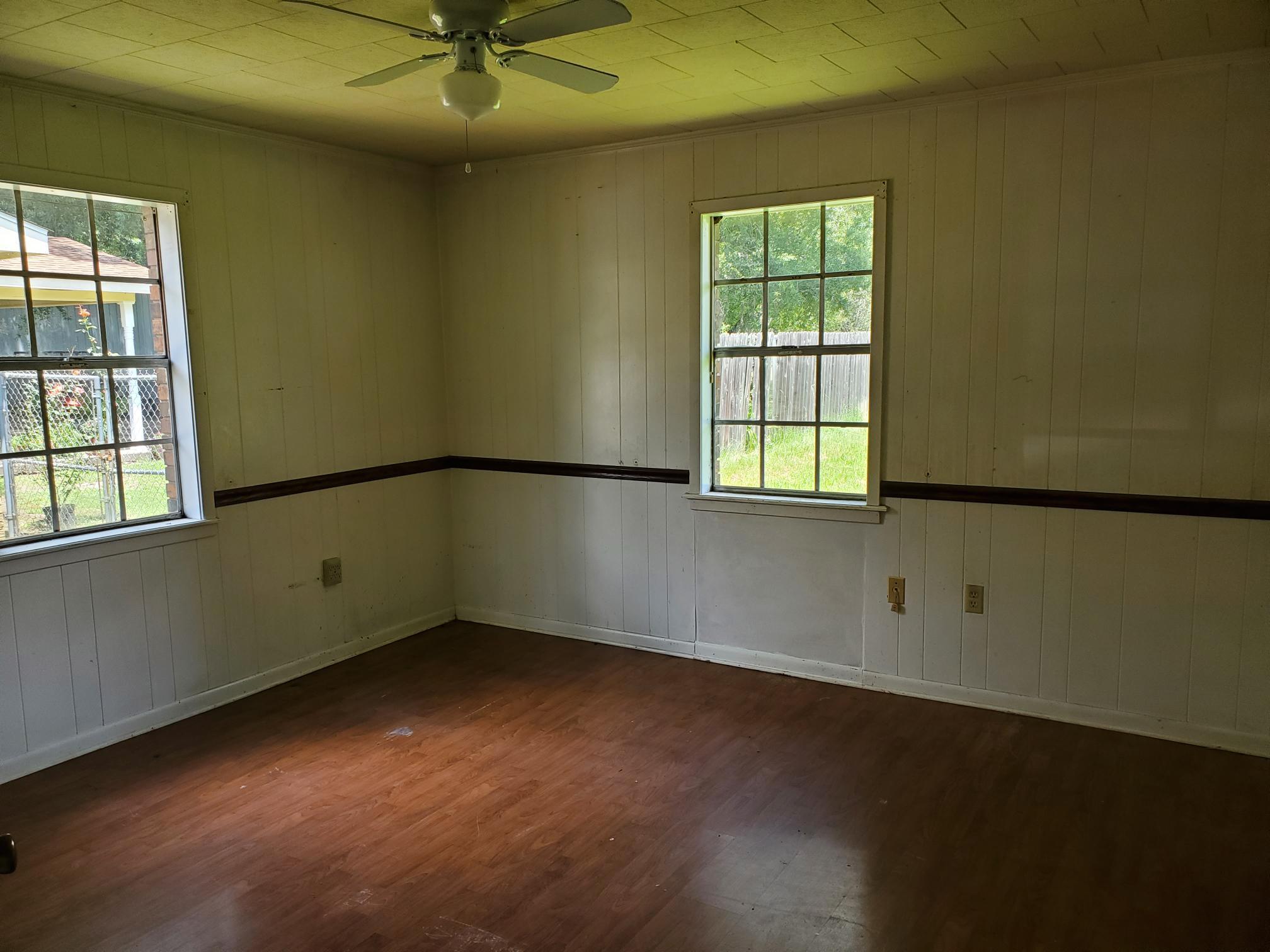 1302 Meadowbrook Ave.