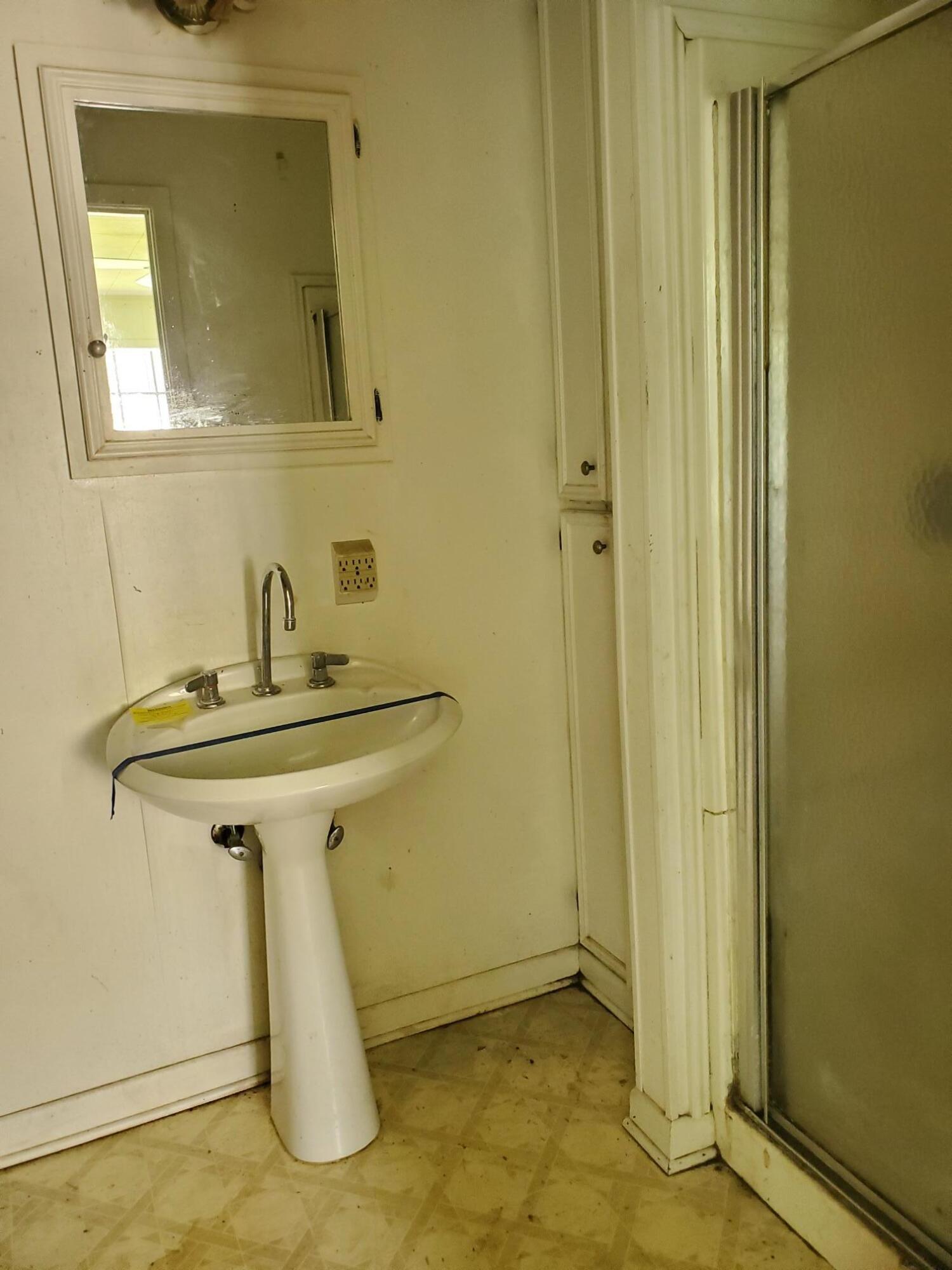 1302 Meadowbrook Ave.