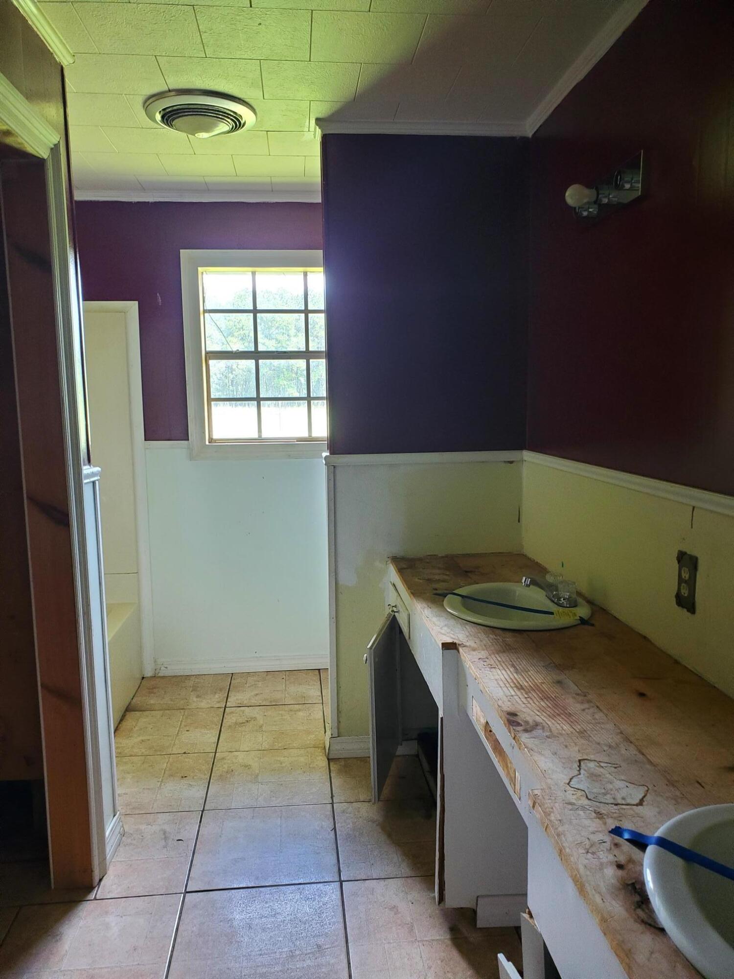 1302 Meadowbrook Ave.