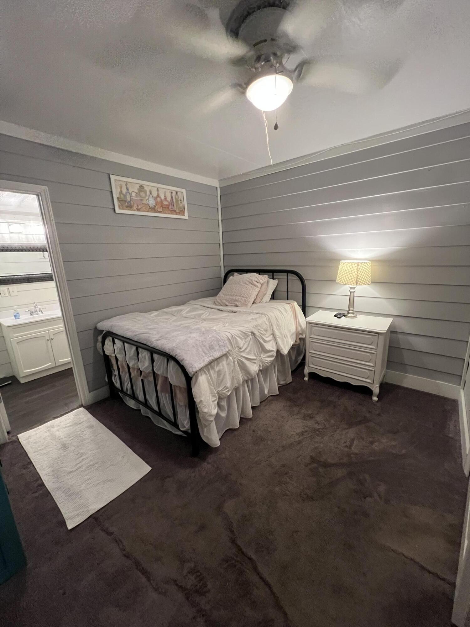 910 Sunset Cir., Columbia