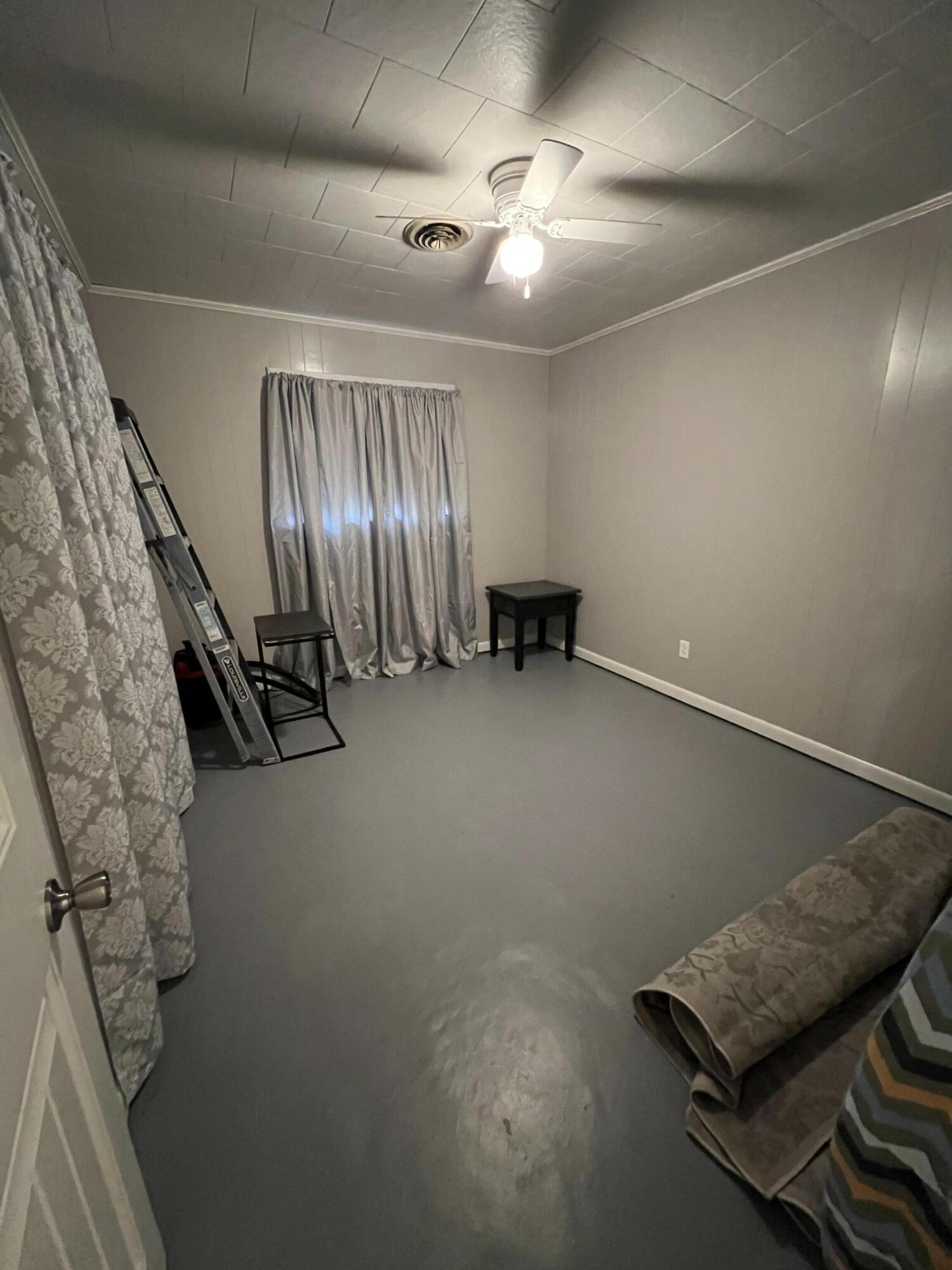 910 Sunset Cir., Columbia