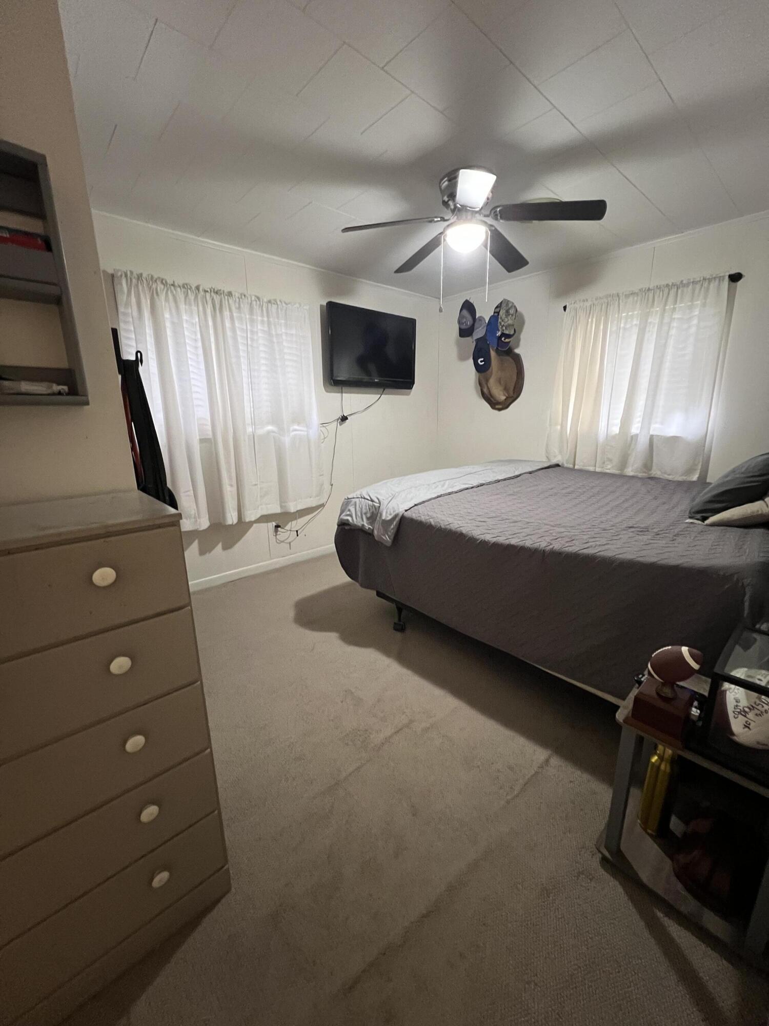 910 Sunset Cir., Columbia