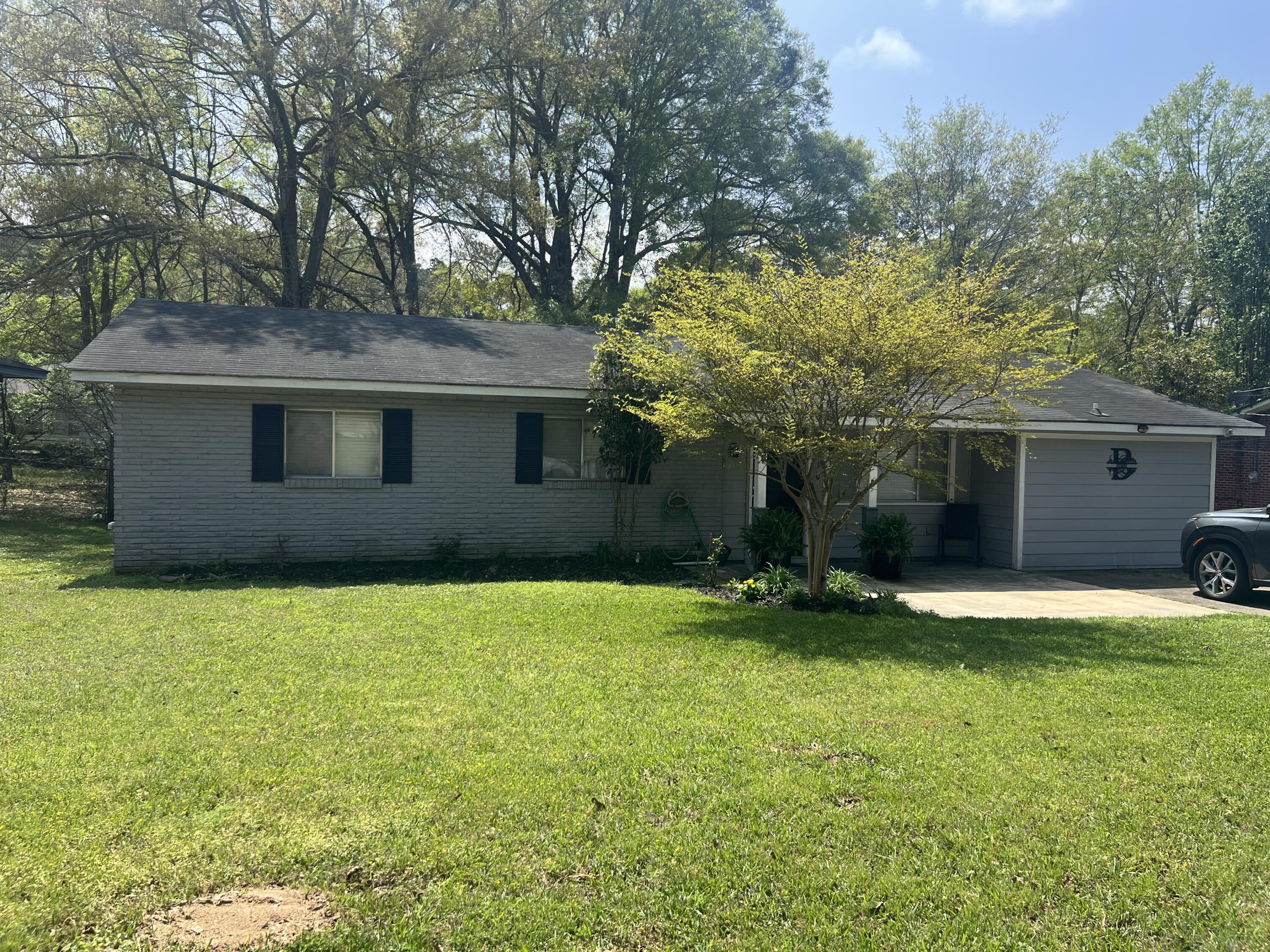 910 Sunset Cir., Columbia