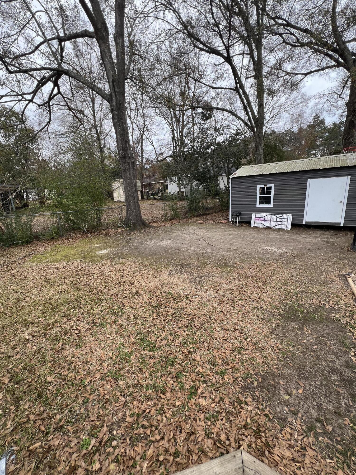 910 Sunset Cir., Columbia