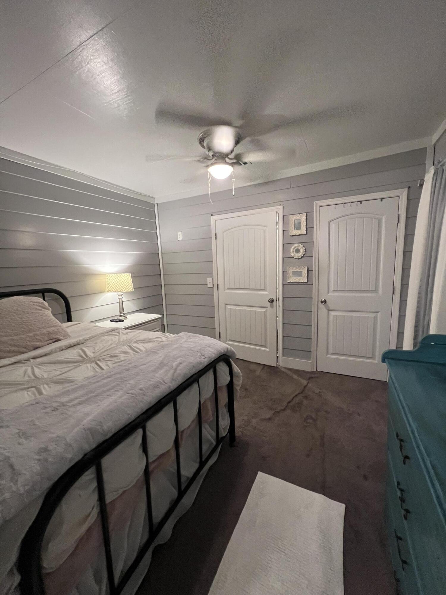 910 Sunset Cir., Columbia