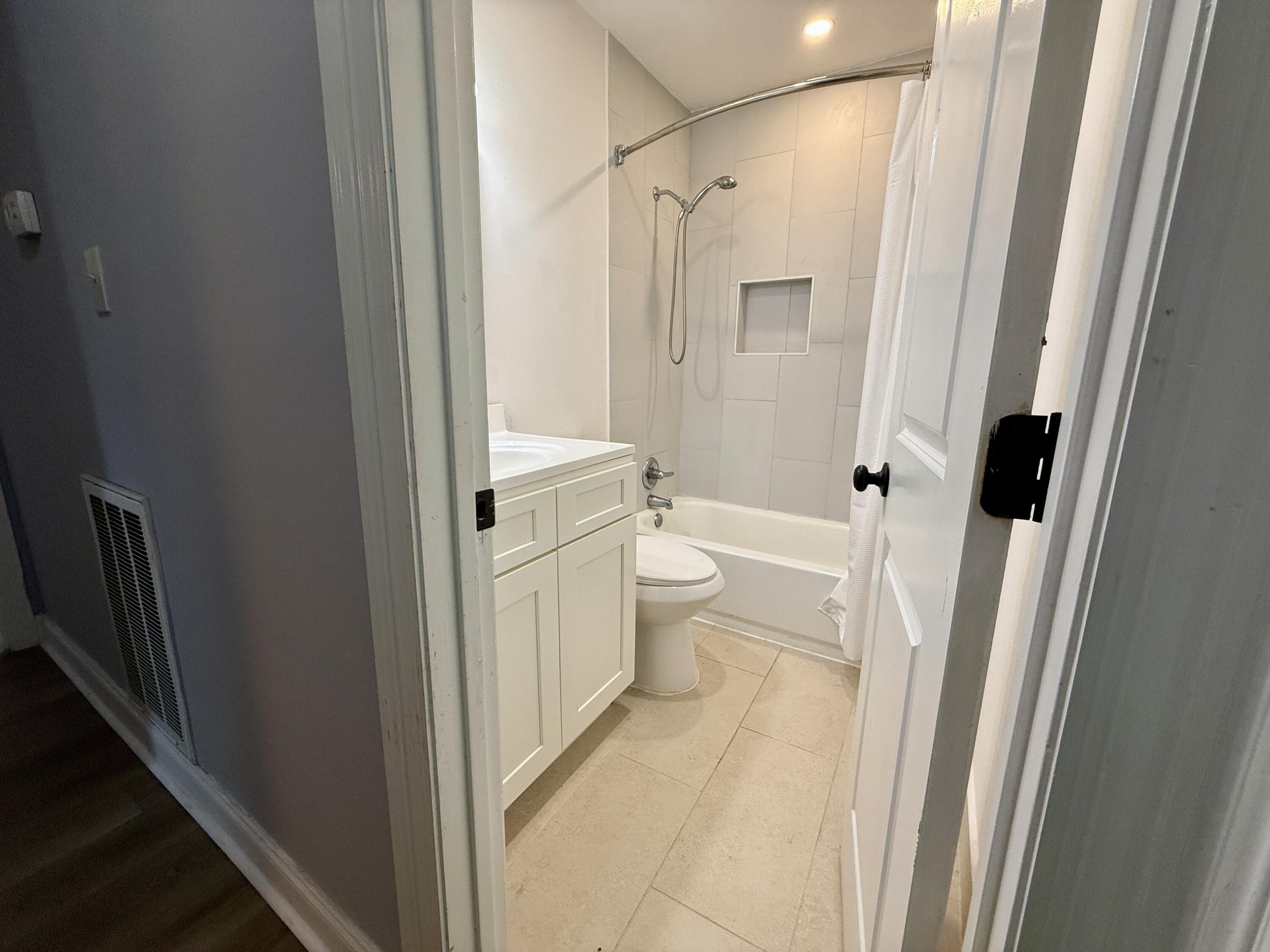 306 N 40th Ave.