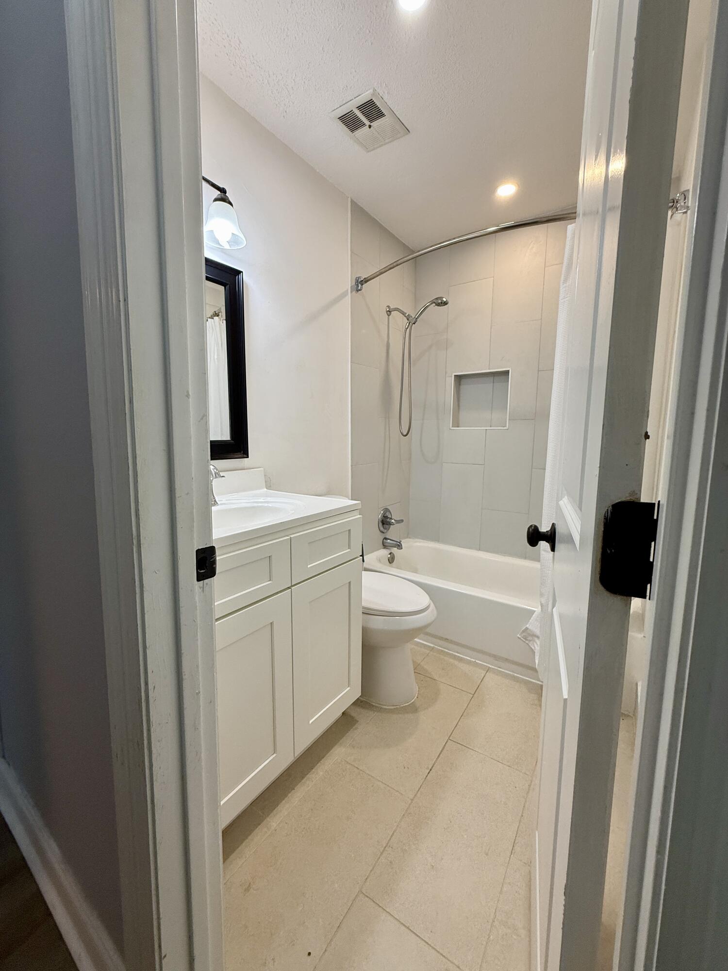 306 N 40th Ave.