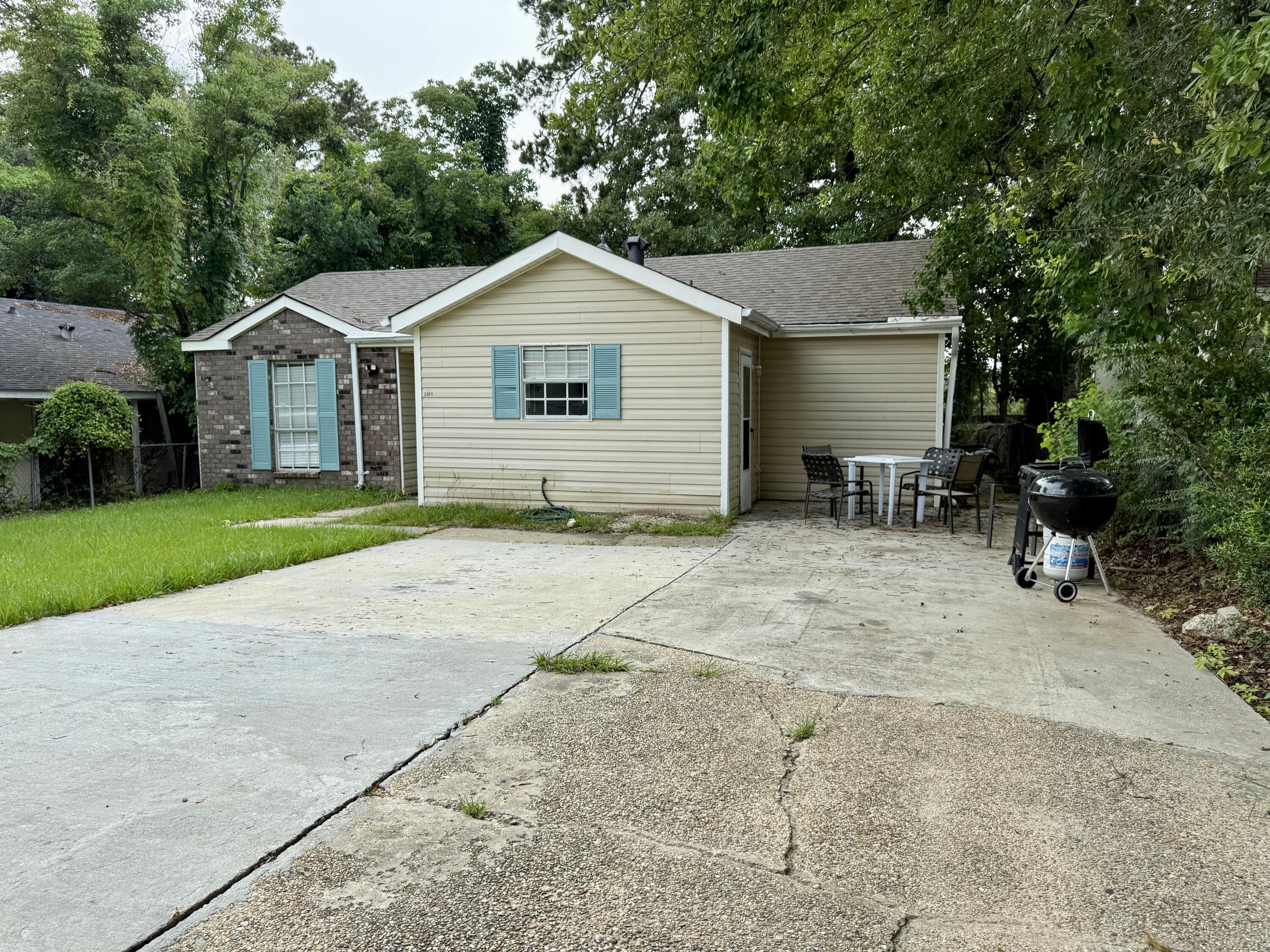 306 N 40th Ave.