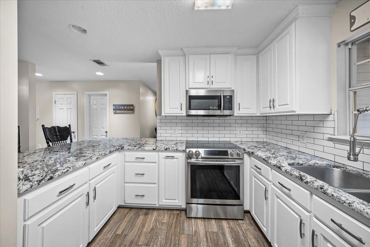 110 Green Bay Dr.