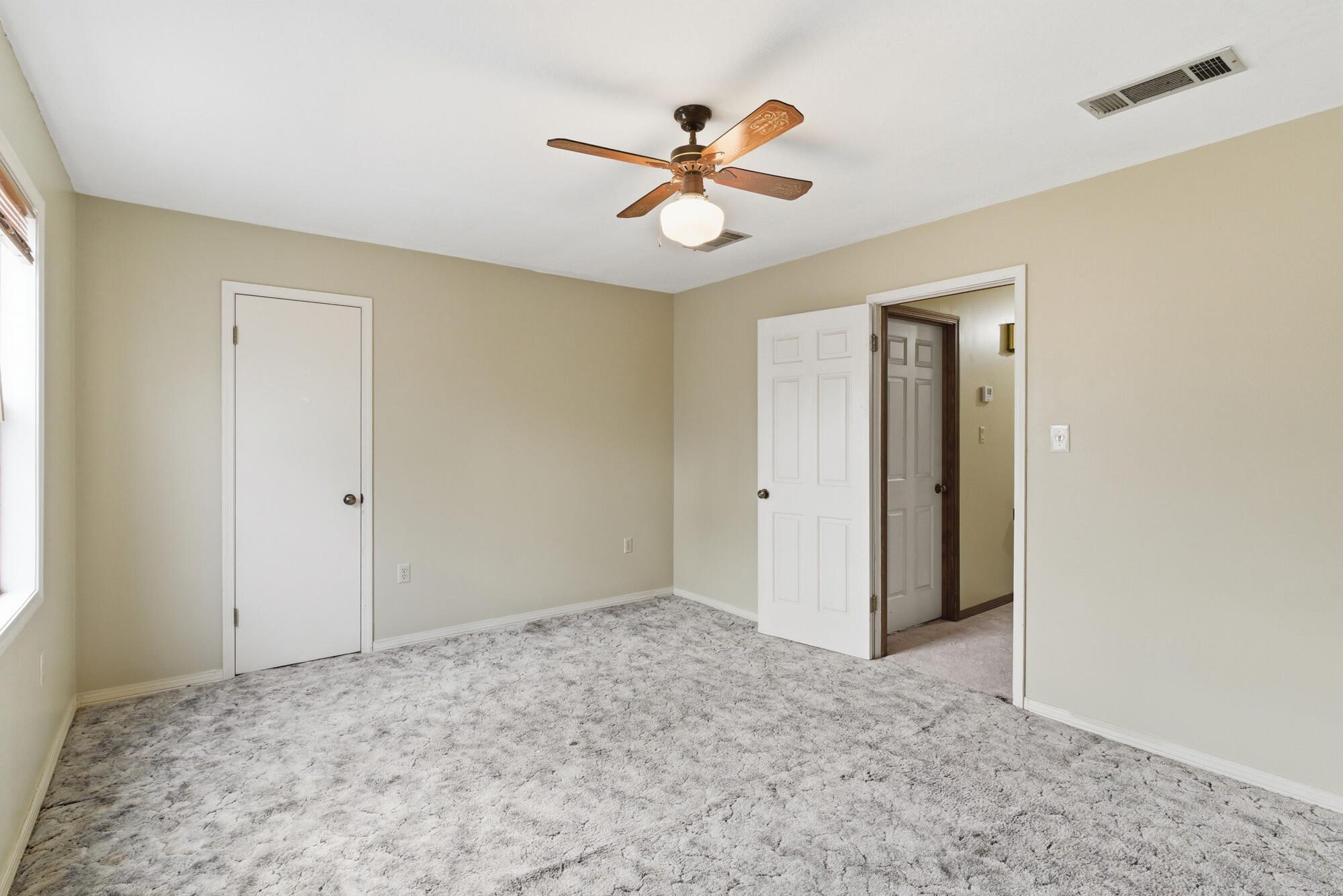 100 Warwick Pl
