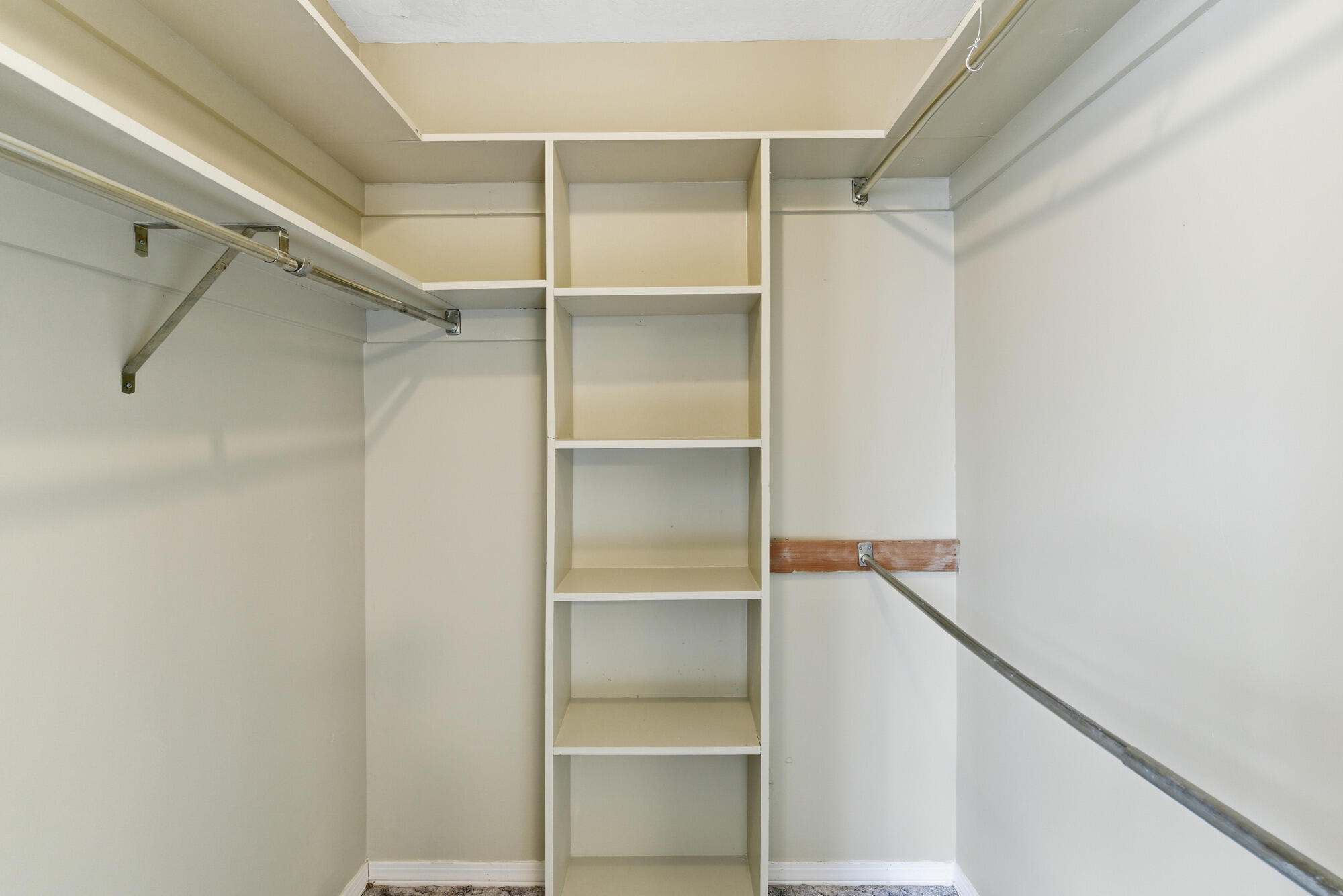 100 Warwick Pl