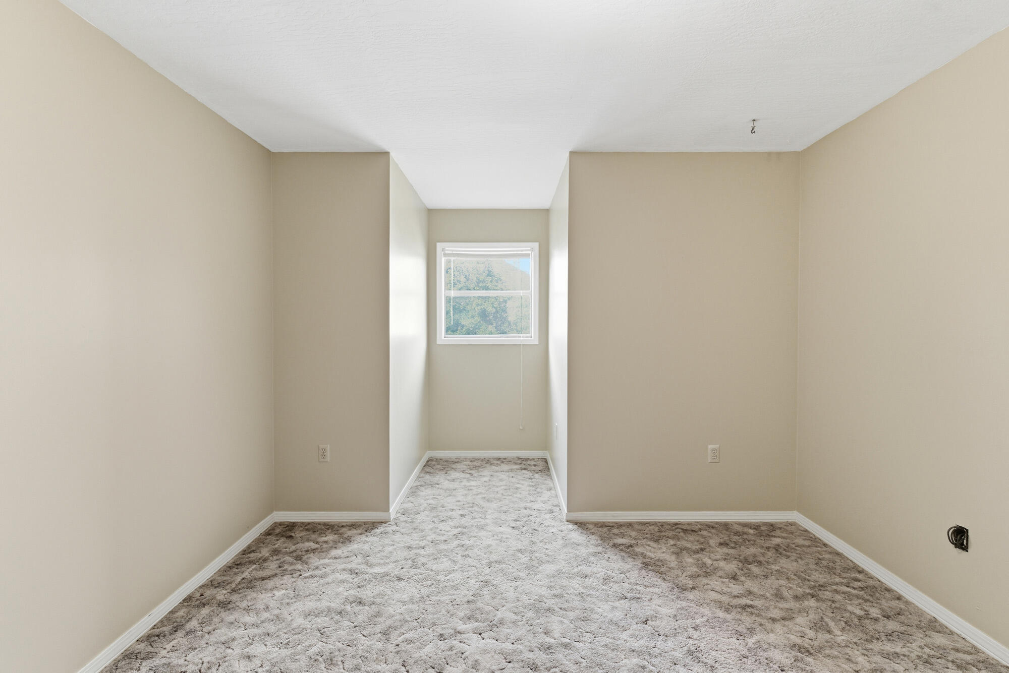 100 Warwick Pl