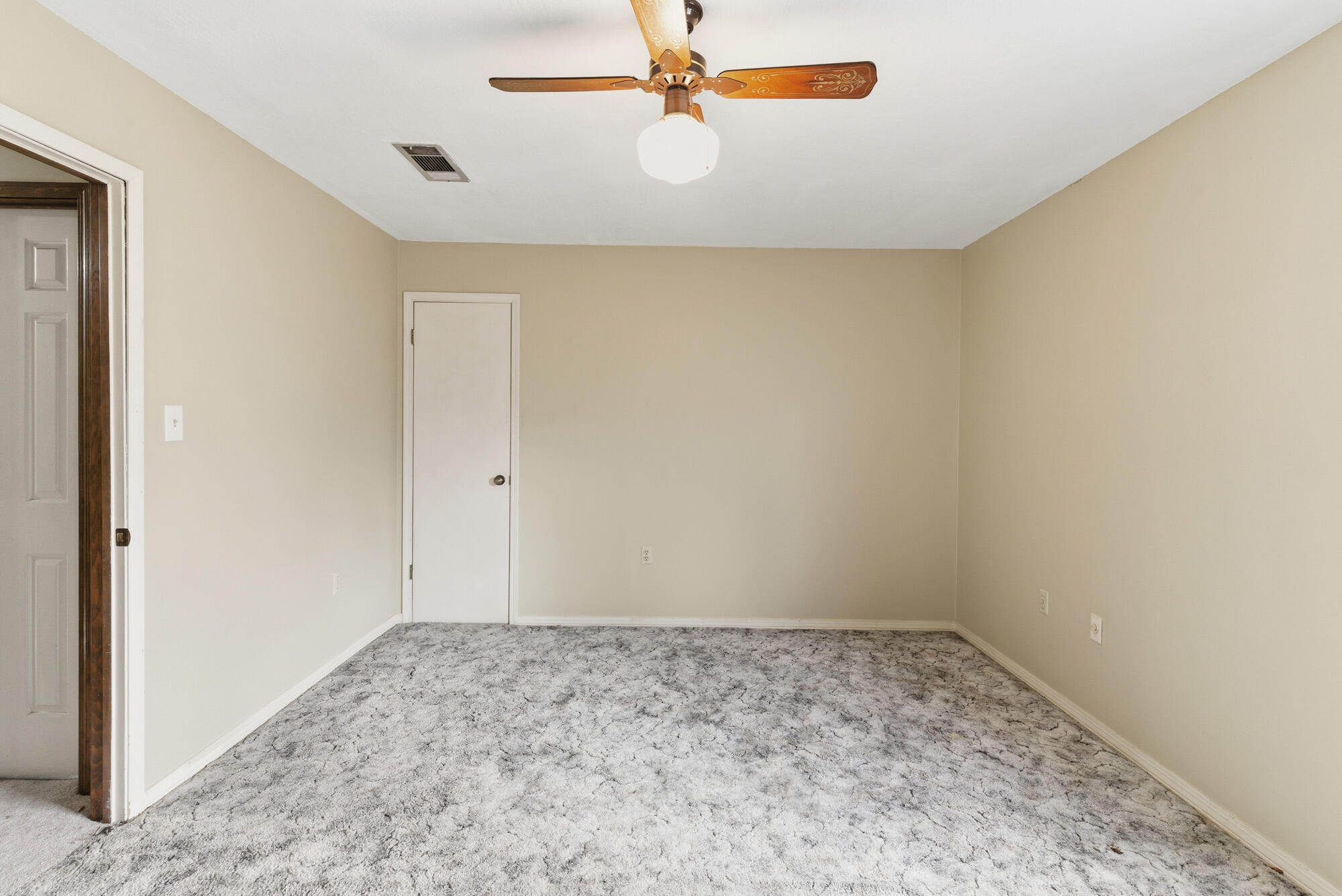 100 Warwick Pl
