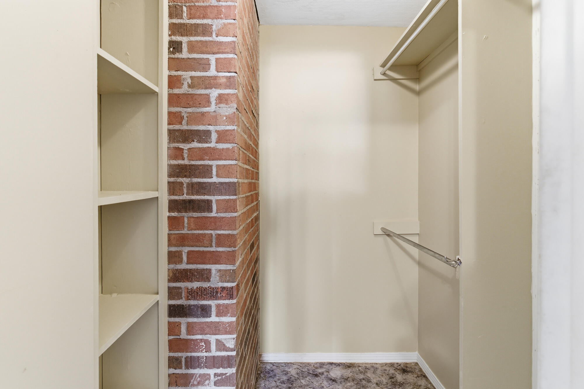 100 Warwick Pl