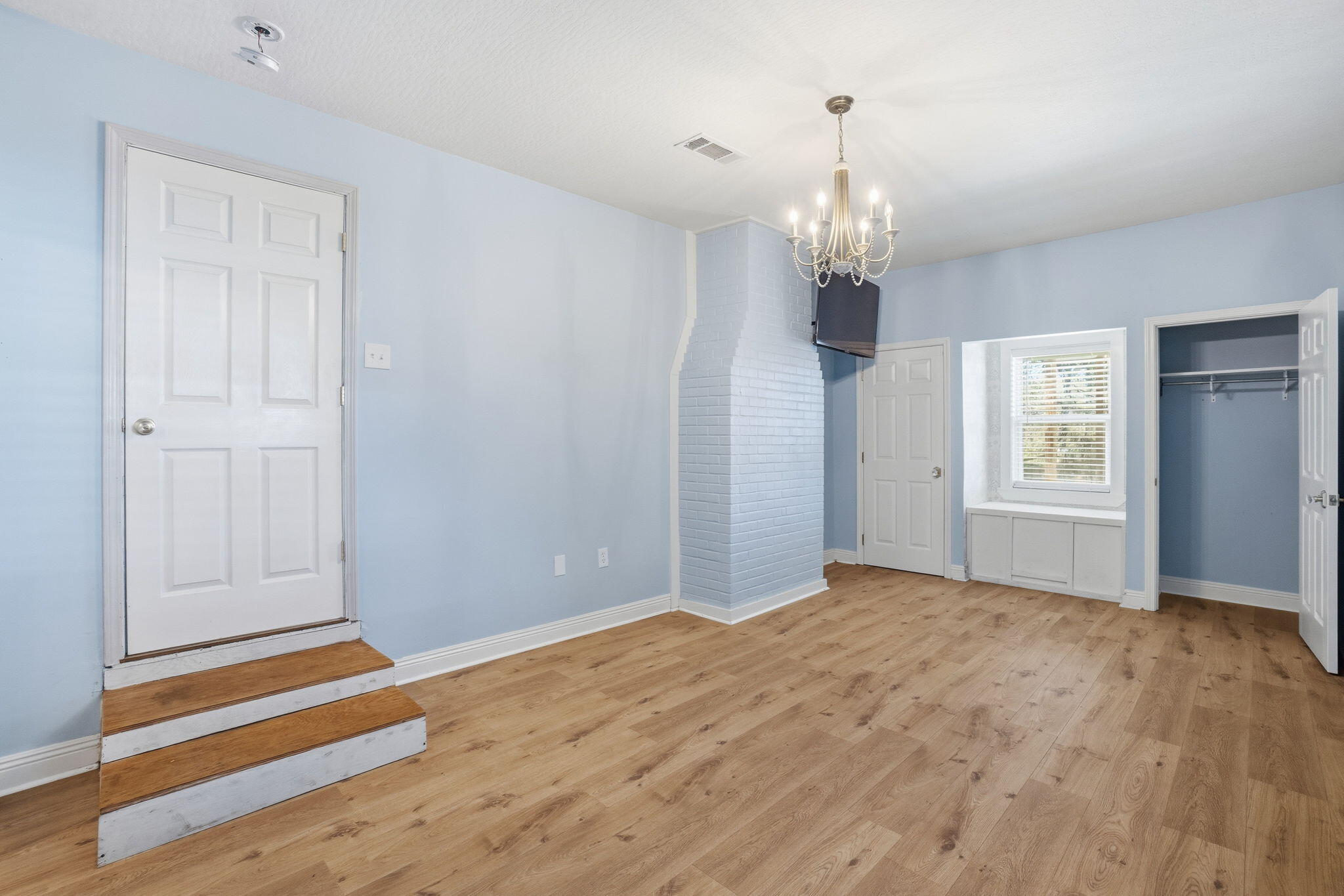 4584 Old Highway 11