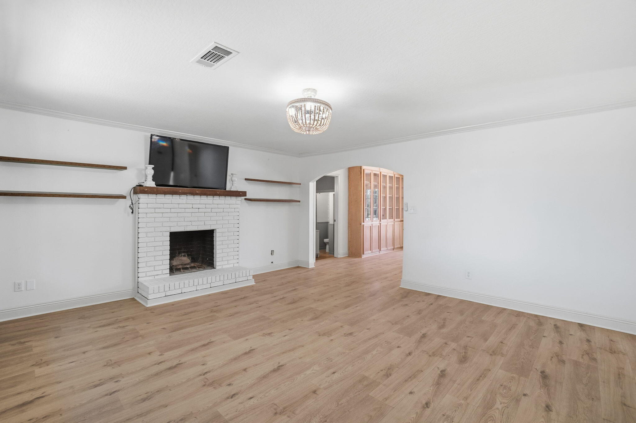 4584 Old Highway 11