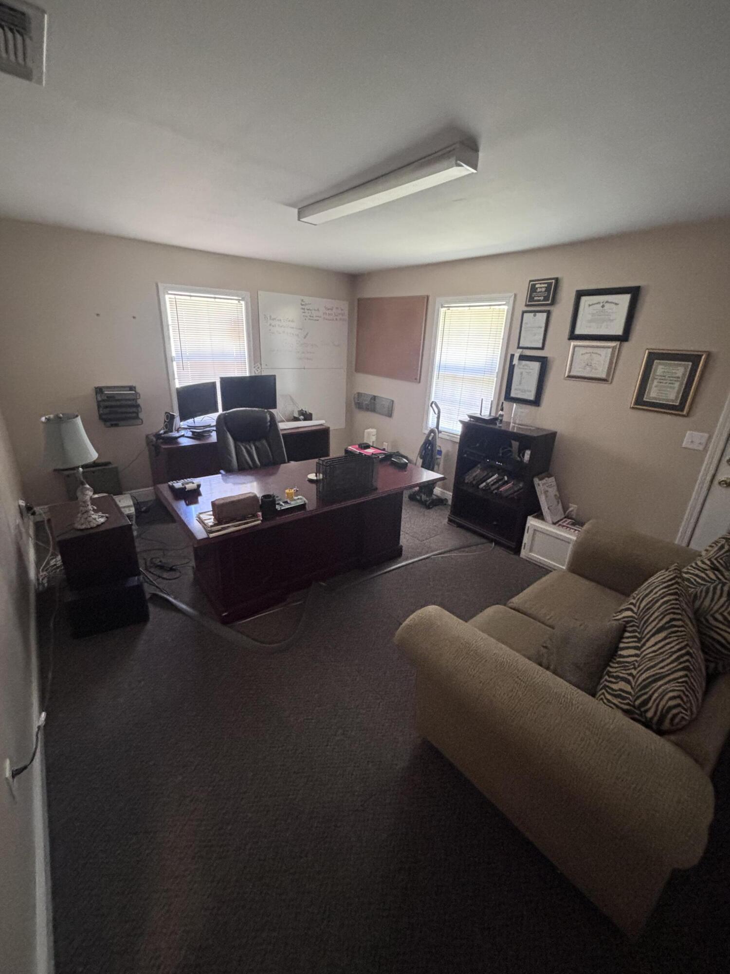 852 Ellisville Blvd.