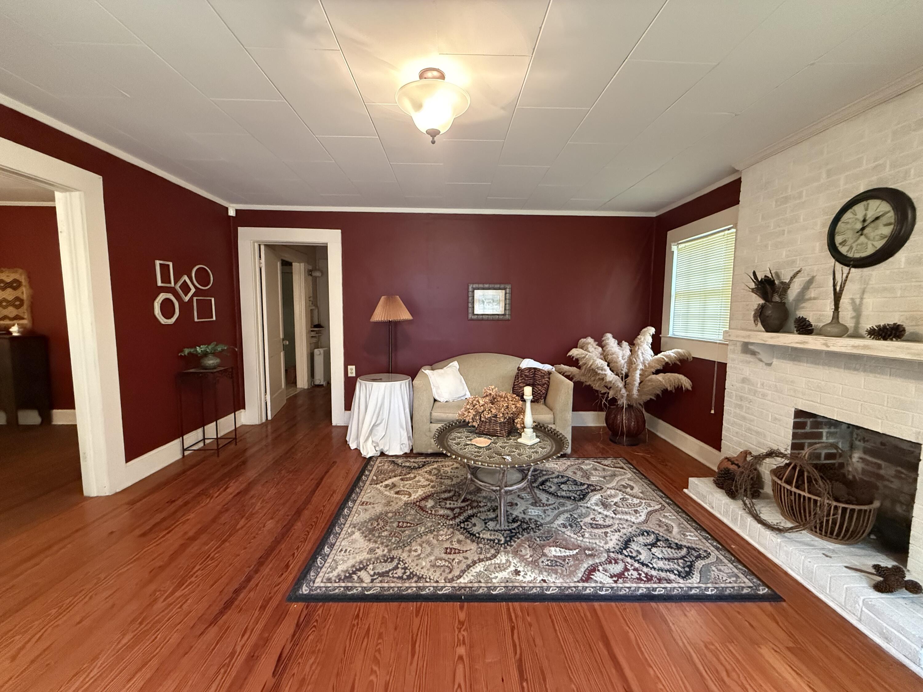 1327 2nd St.