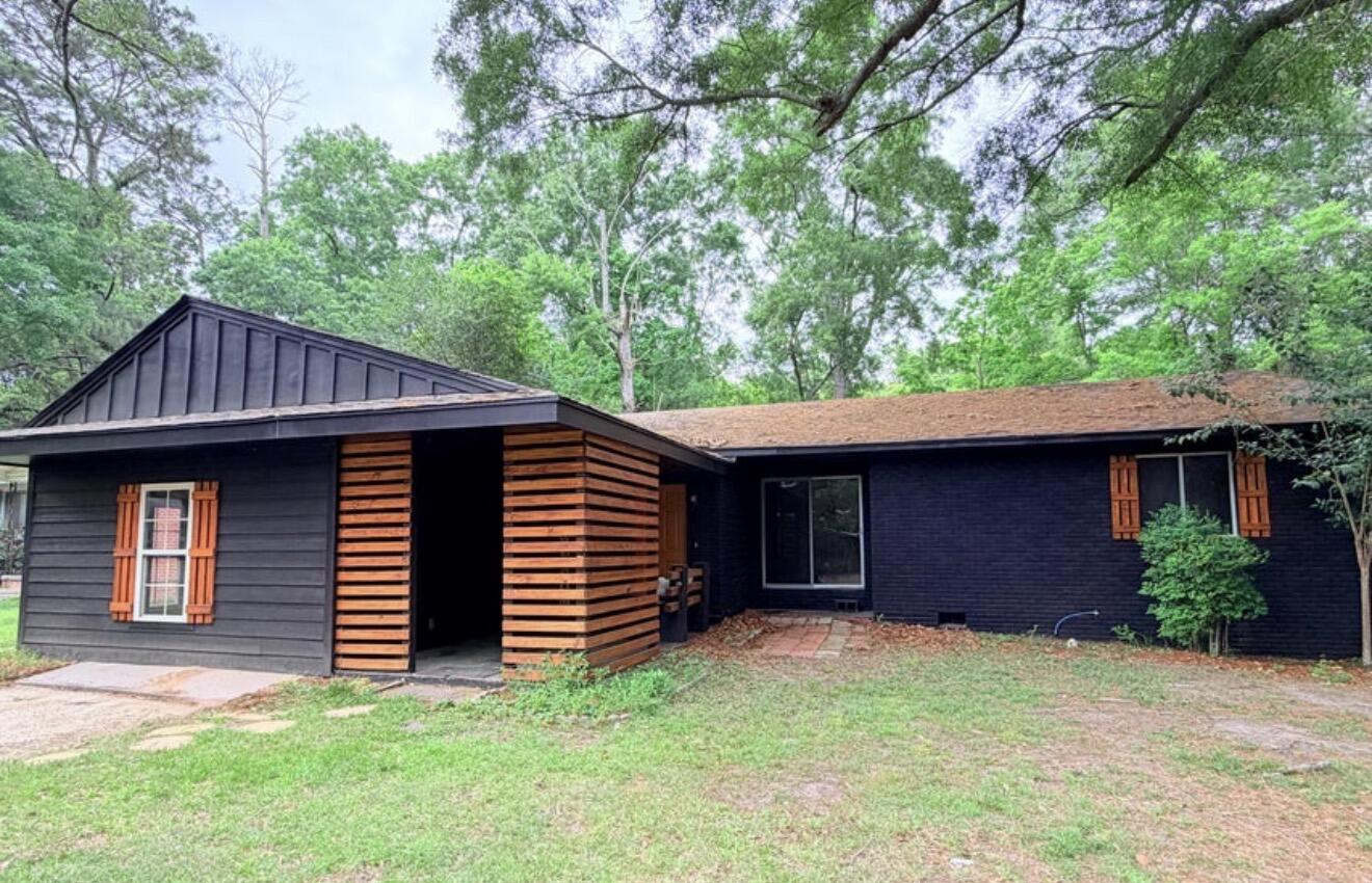 2815 Hillside Dr.