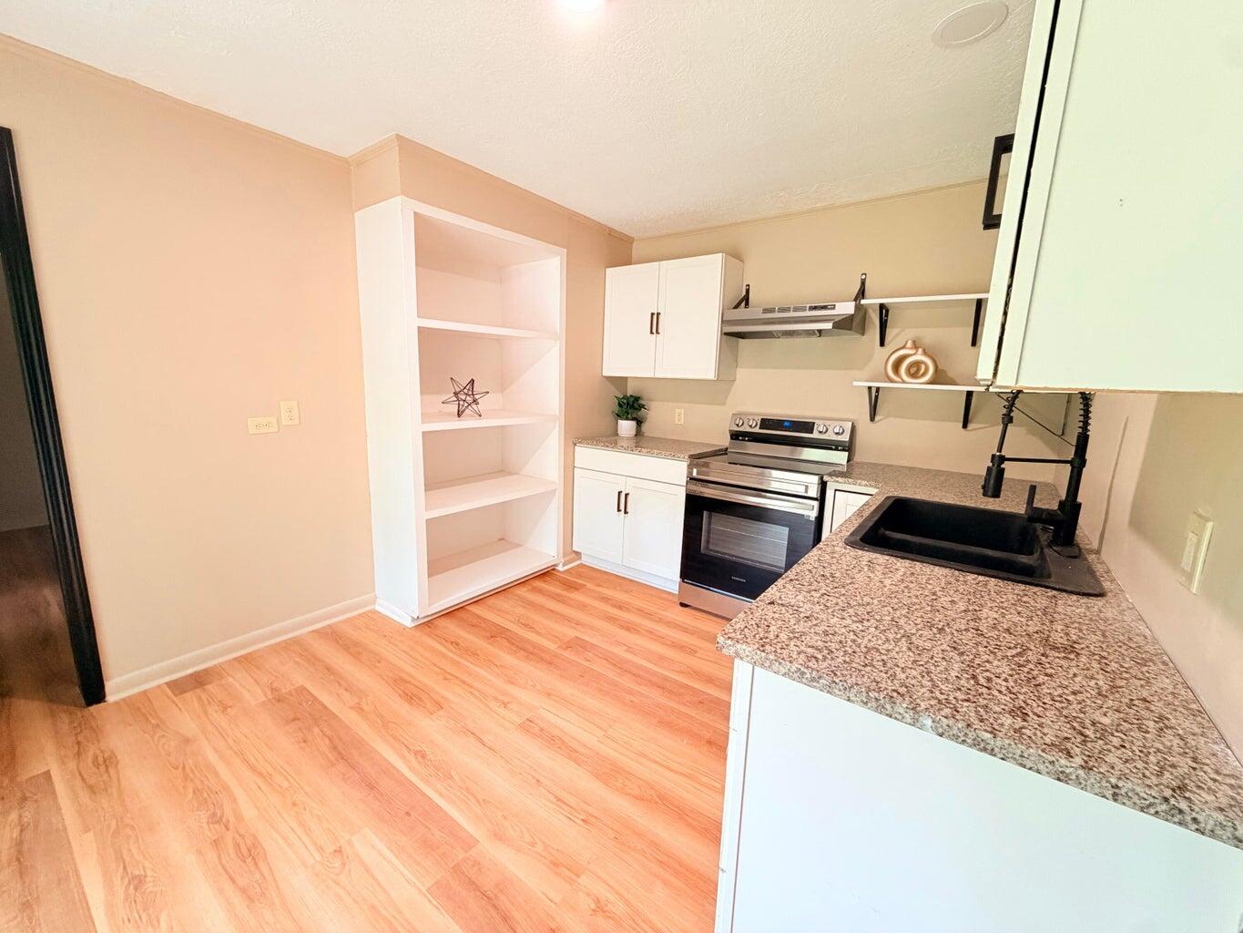 2815 Hillside Dr.