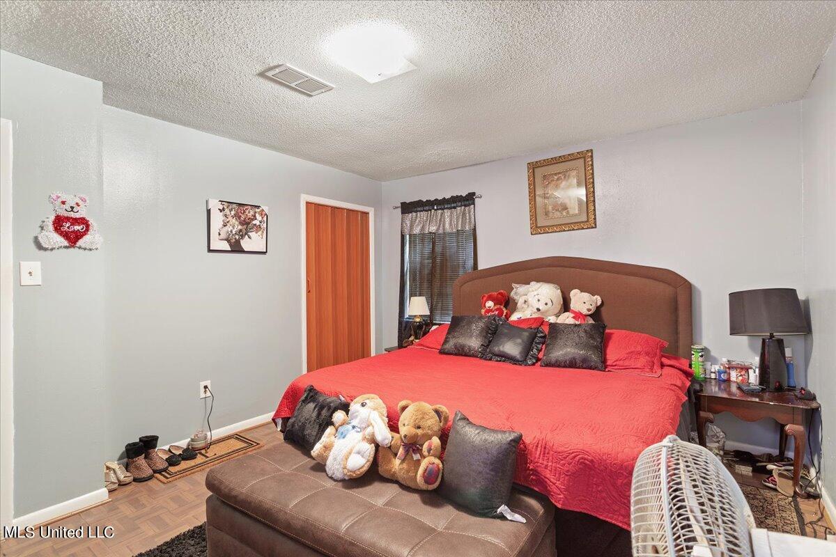 5508 Claresholm Street