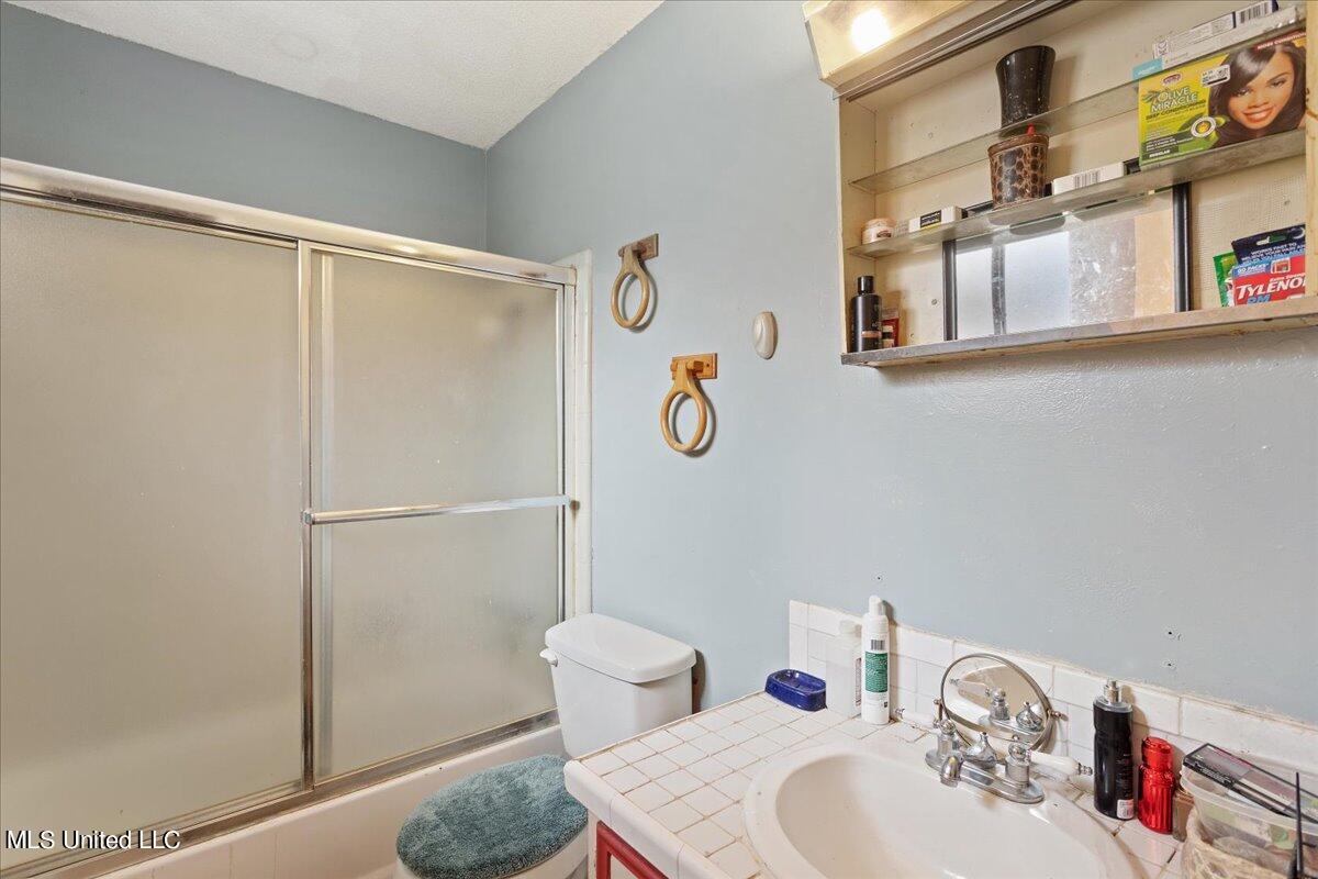 5508 Claresholm Street