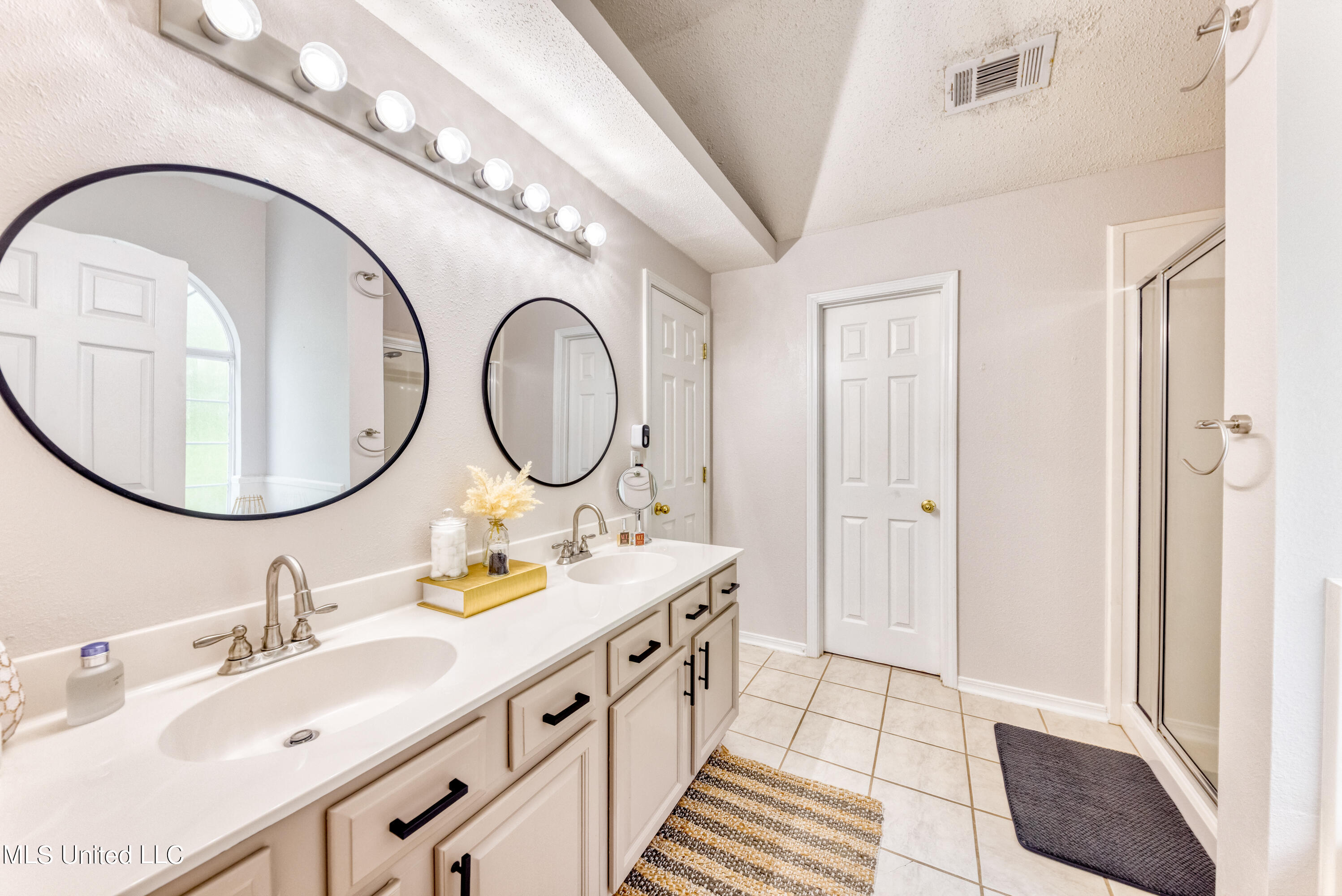 13662 Huntington Circle