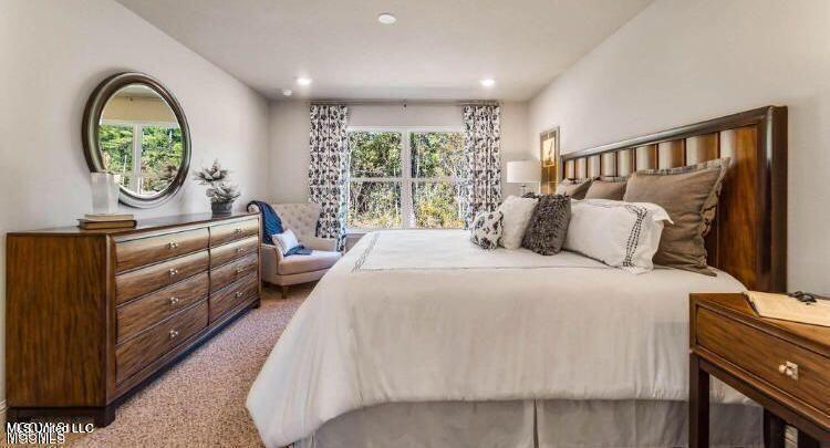 18185 Bloomfield Cove