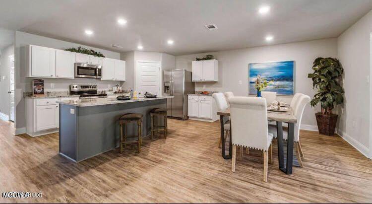 18185 Bloomfield Cove