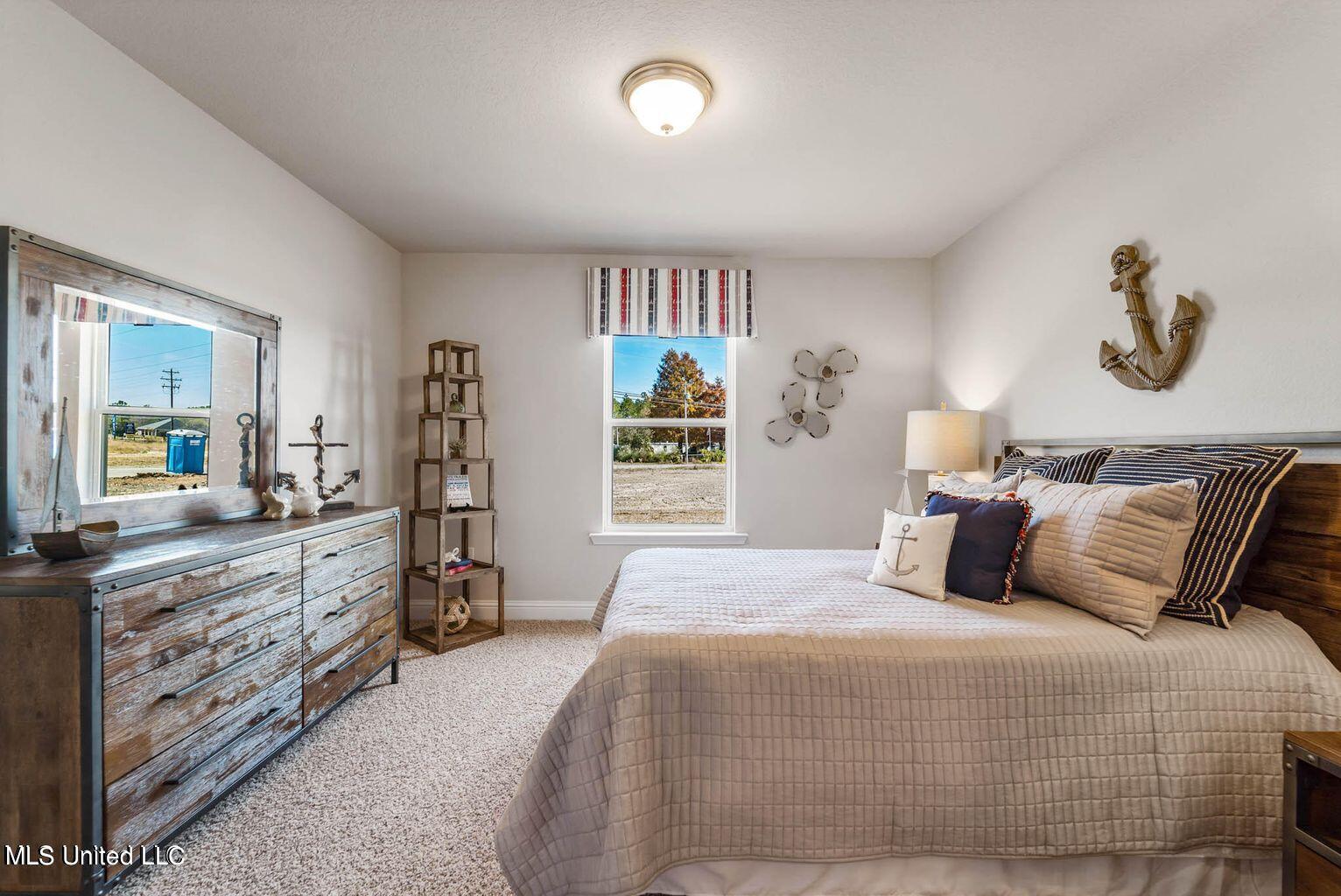 18185 Bloomfield Cove
