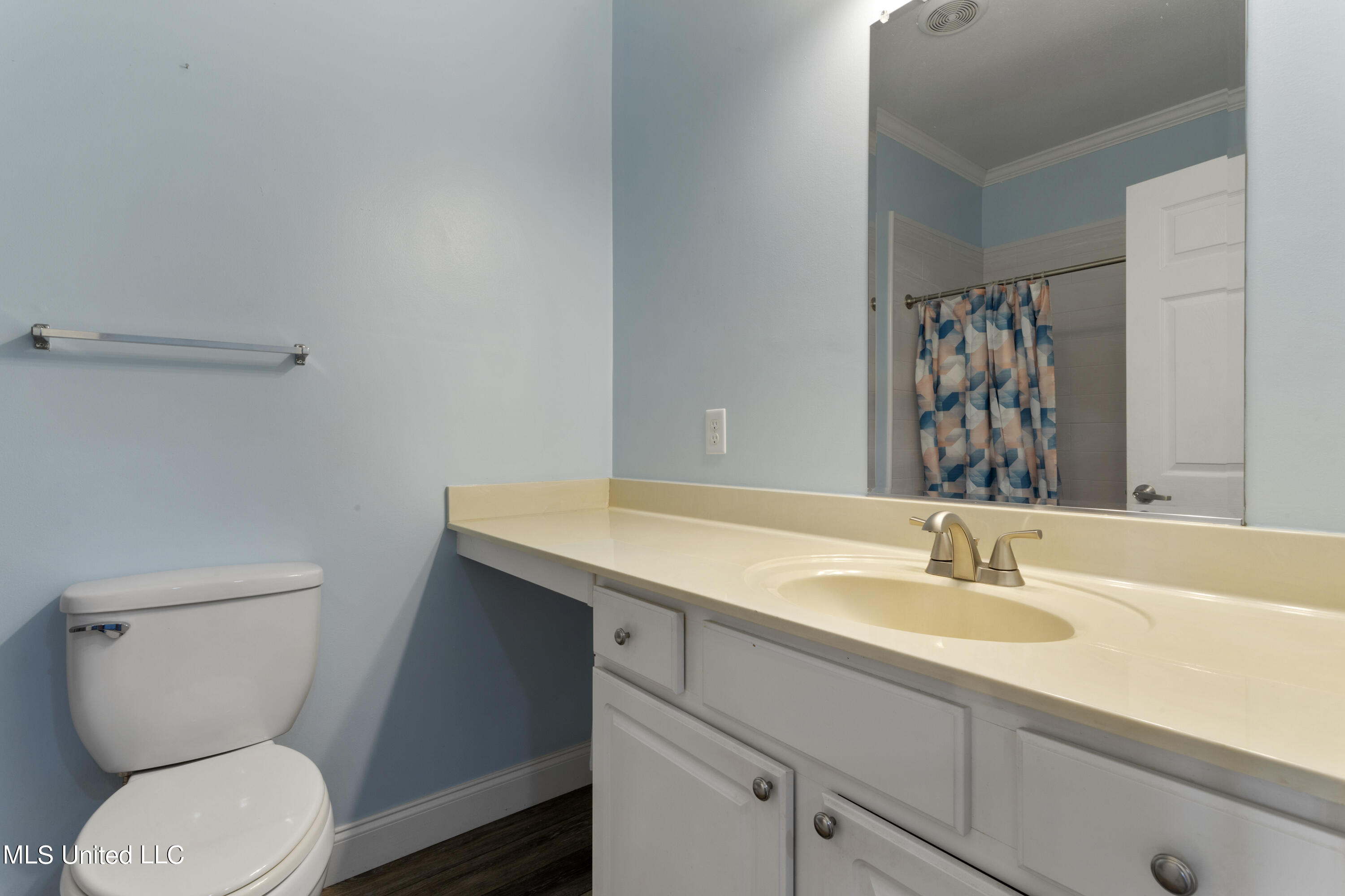 1515 E Beach Boulevard, 235