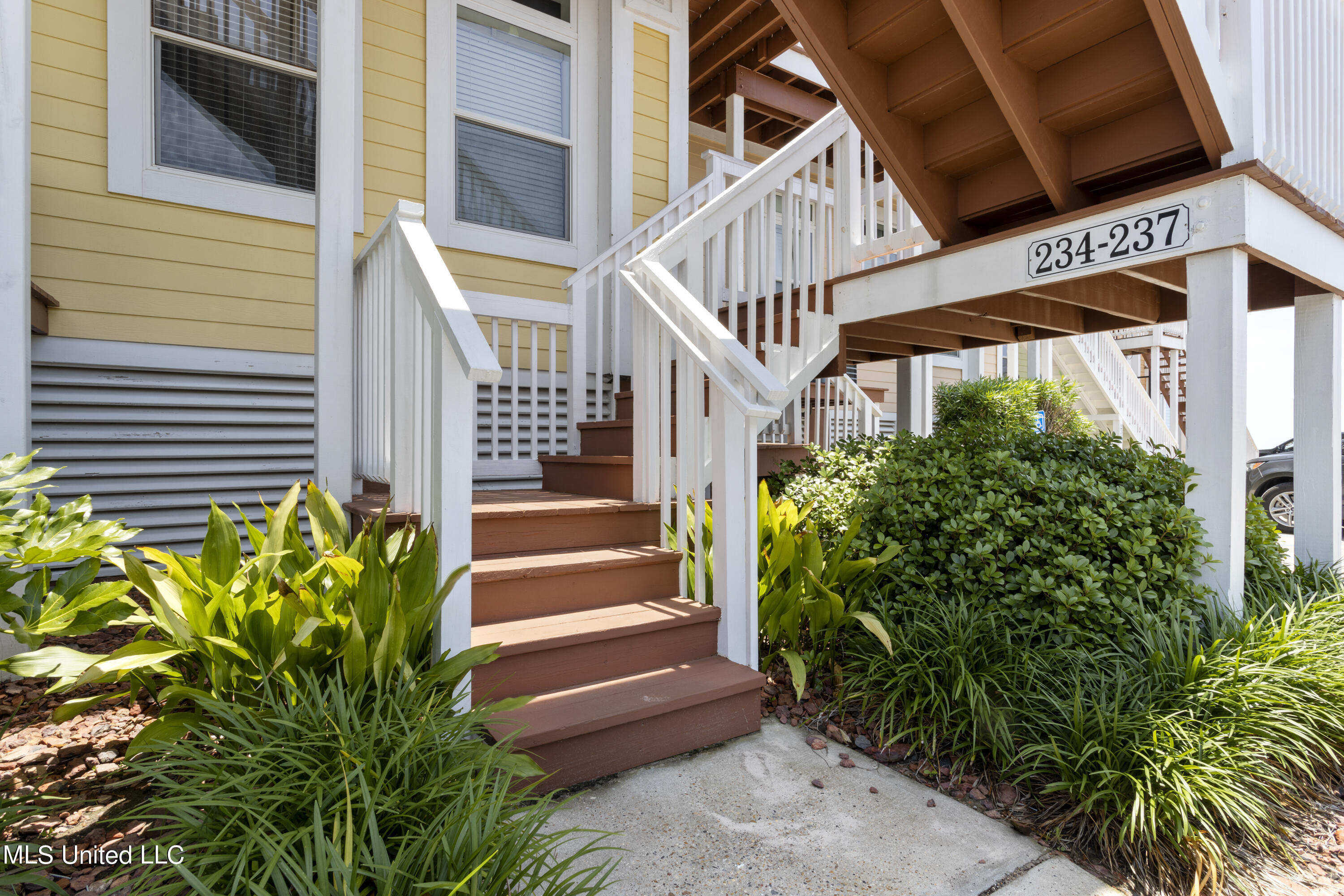 1515 E Beach Boulevard, 235