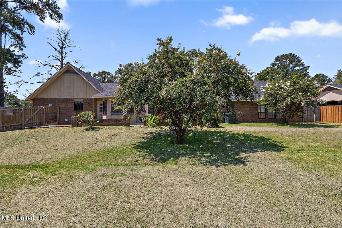 5222 Cloverdale Drive