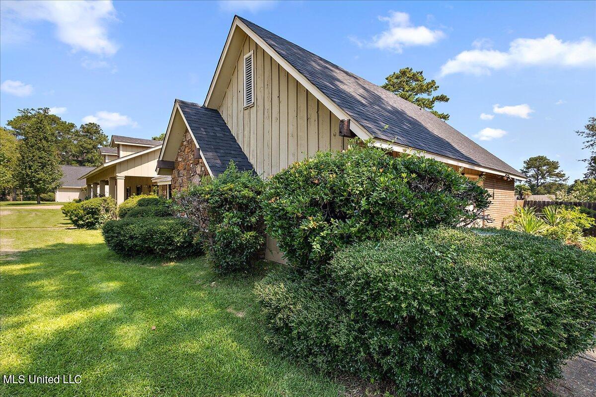 5222 Cloverdale Drive