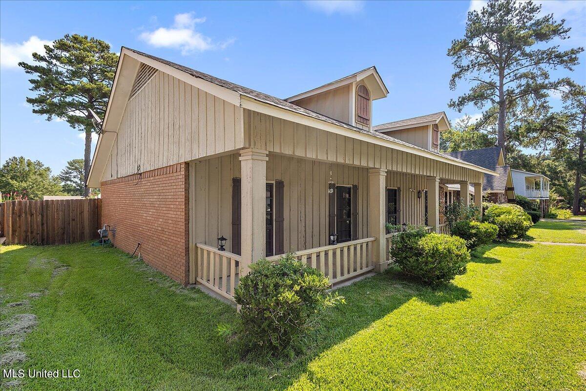 5222 Cloverdale Drive