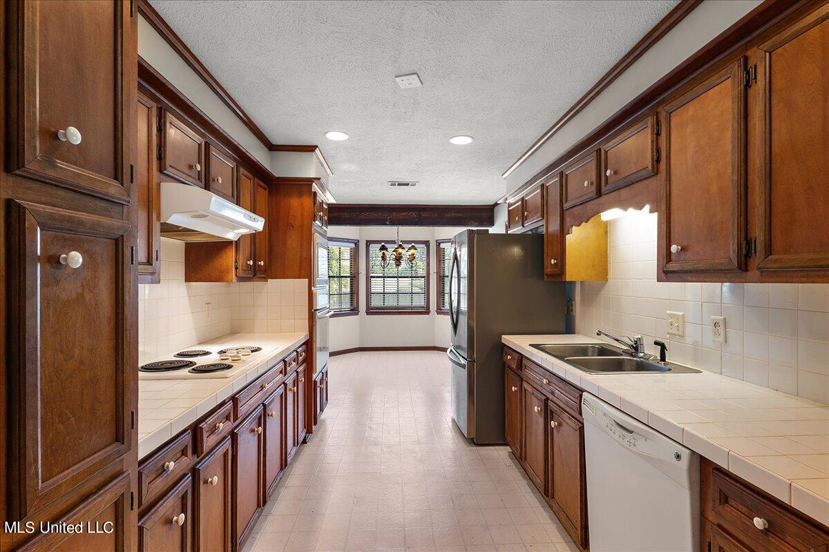 5222 Cloverdale Drive