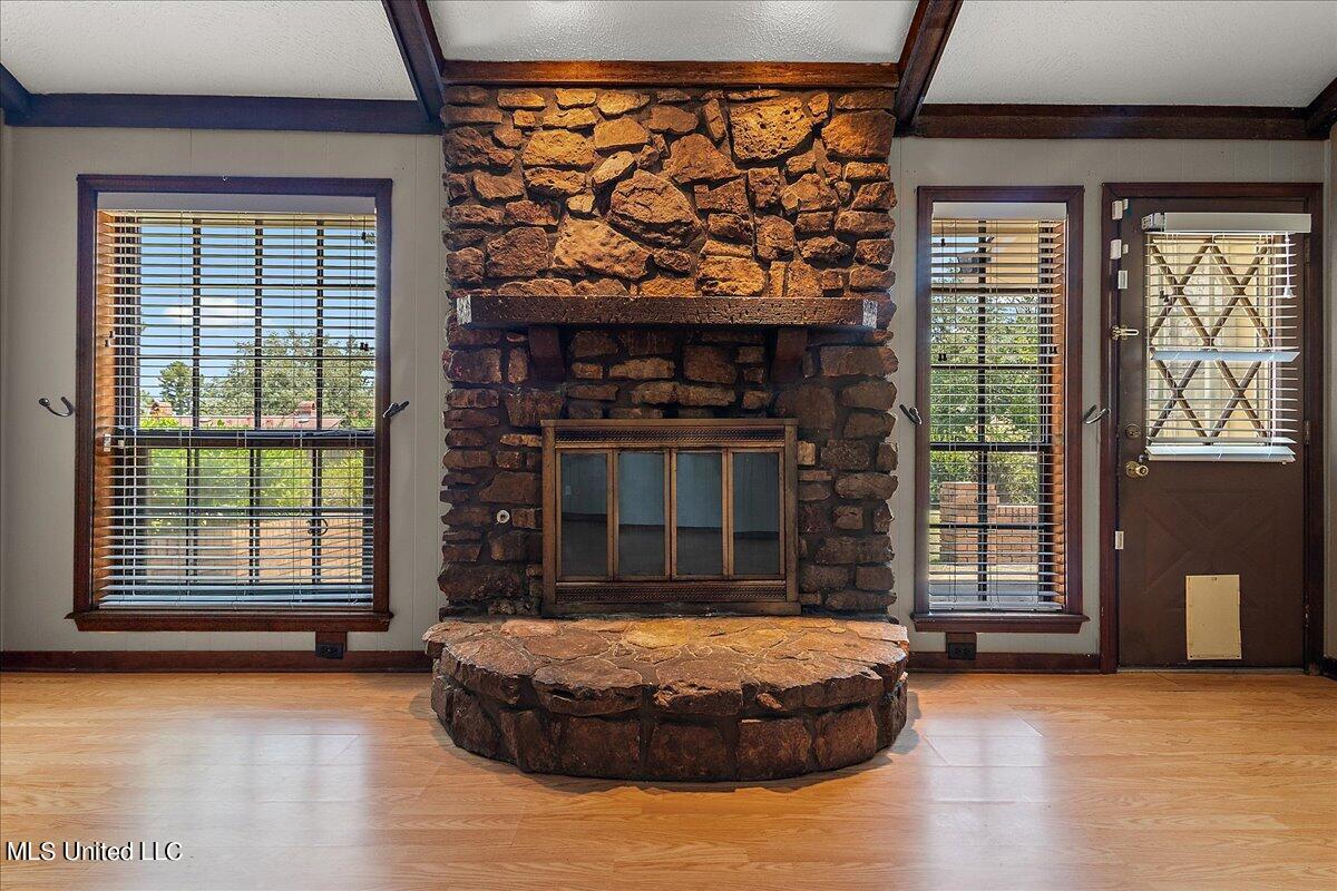 5222 Cloverdale Drive