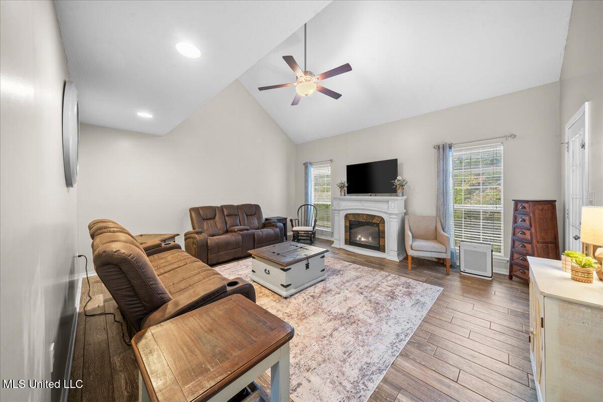 110 Green Bay Drive