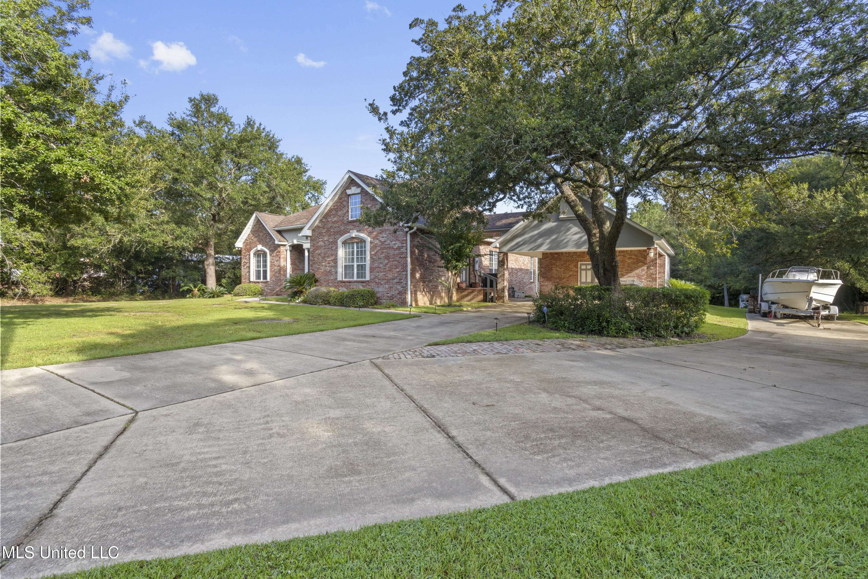 11827 River Estates Circle
