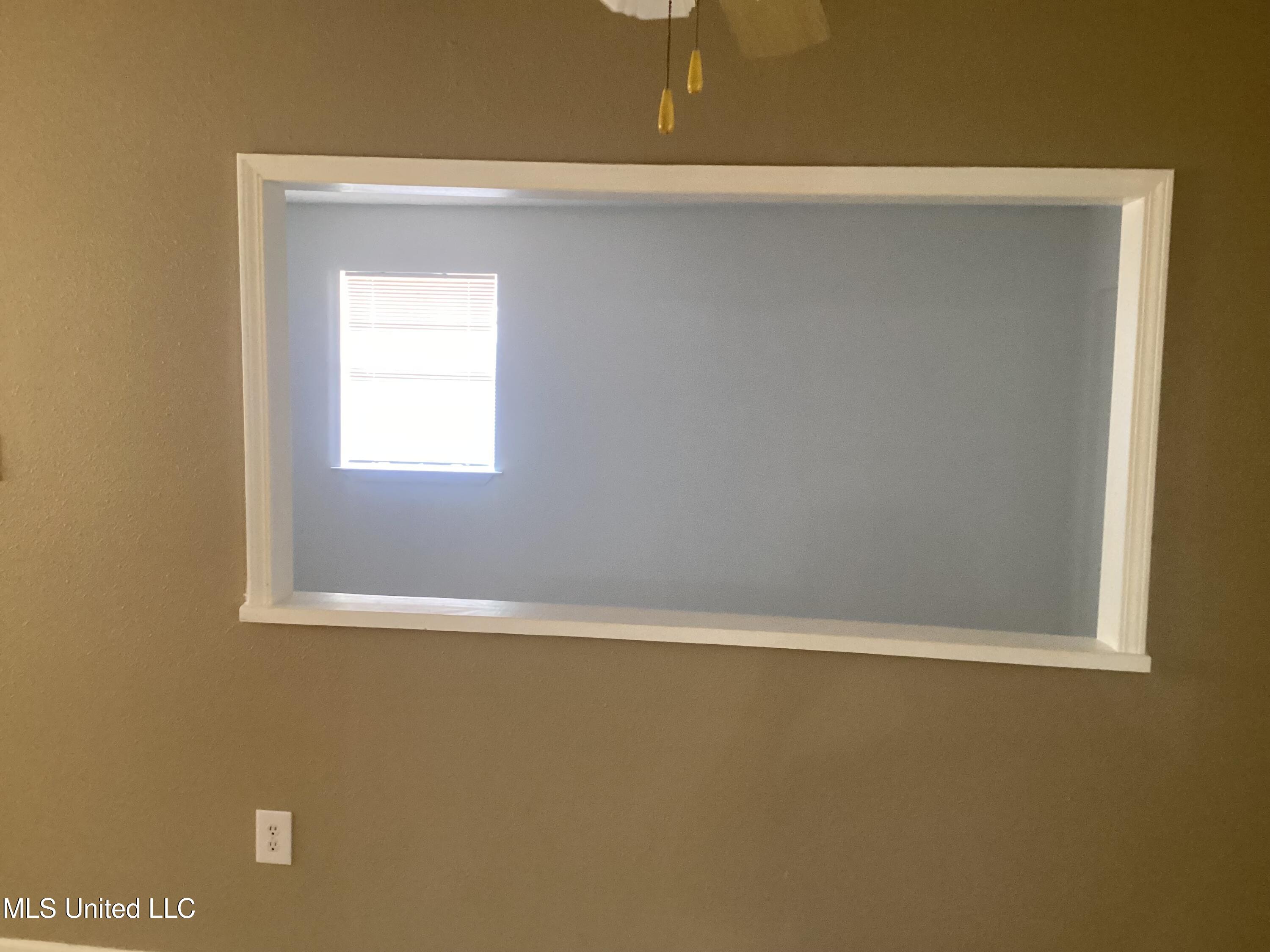 5621 Picadilly Circus Circle